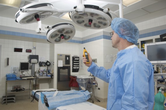 FLUKE 972B เครื่องวัดค่าอุณหภูมิและวัดค่าความชื้นสัมพัทธ์