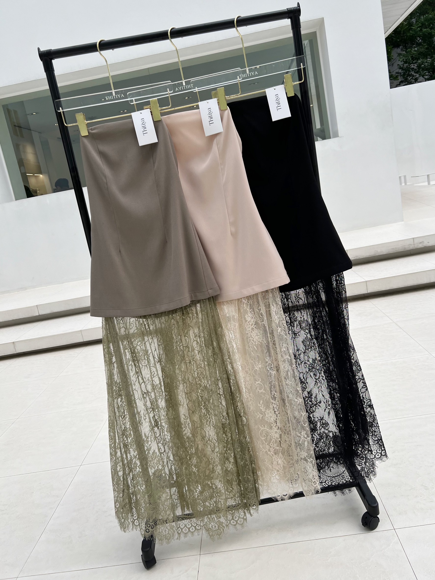 #9032 Teliy Dress เดรสเกาะอกผ้าพรีเมี่ยมซับในทั้งตัว แต่งชายลูกไม้ ทรงสวย งานซิปซ่อน thitiya