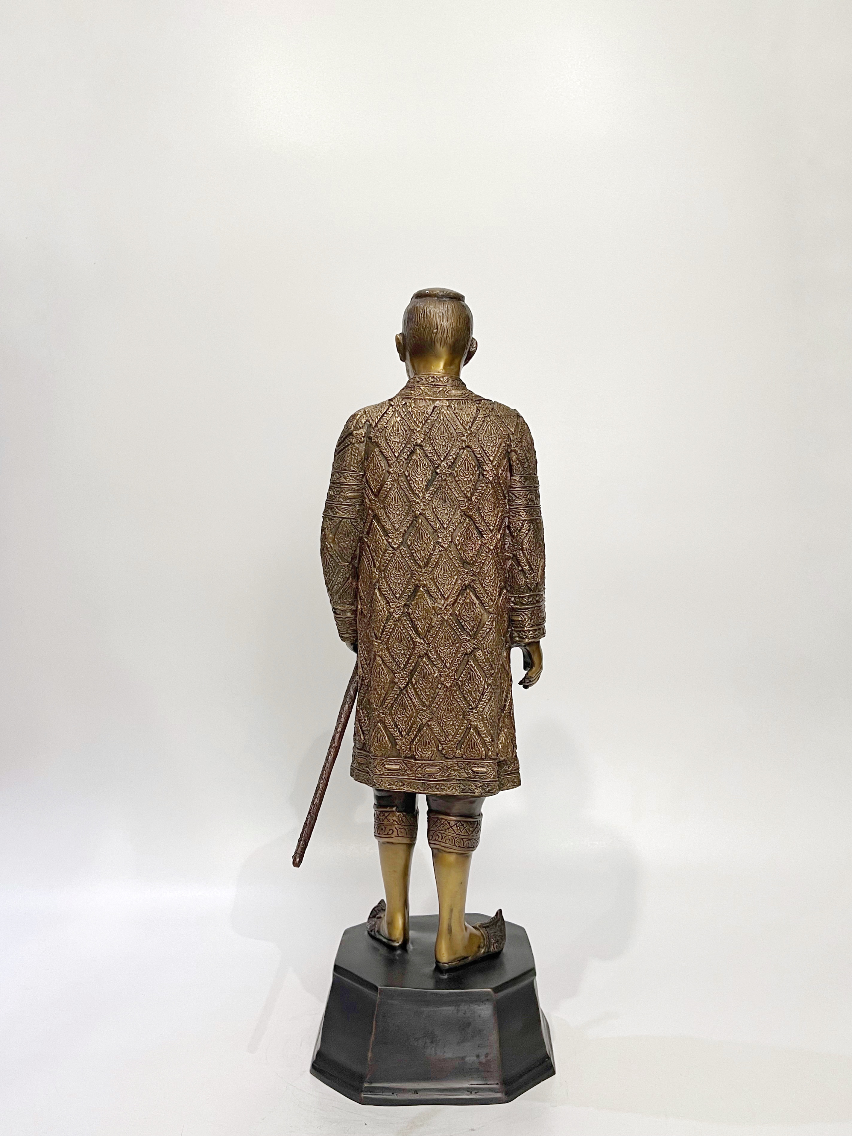 ประติมากรรมชุด 9 รัชกาล หน้าตัก 9 นิ้ว