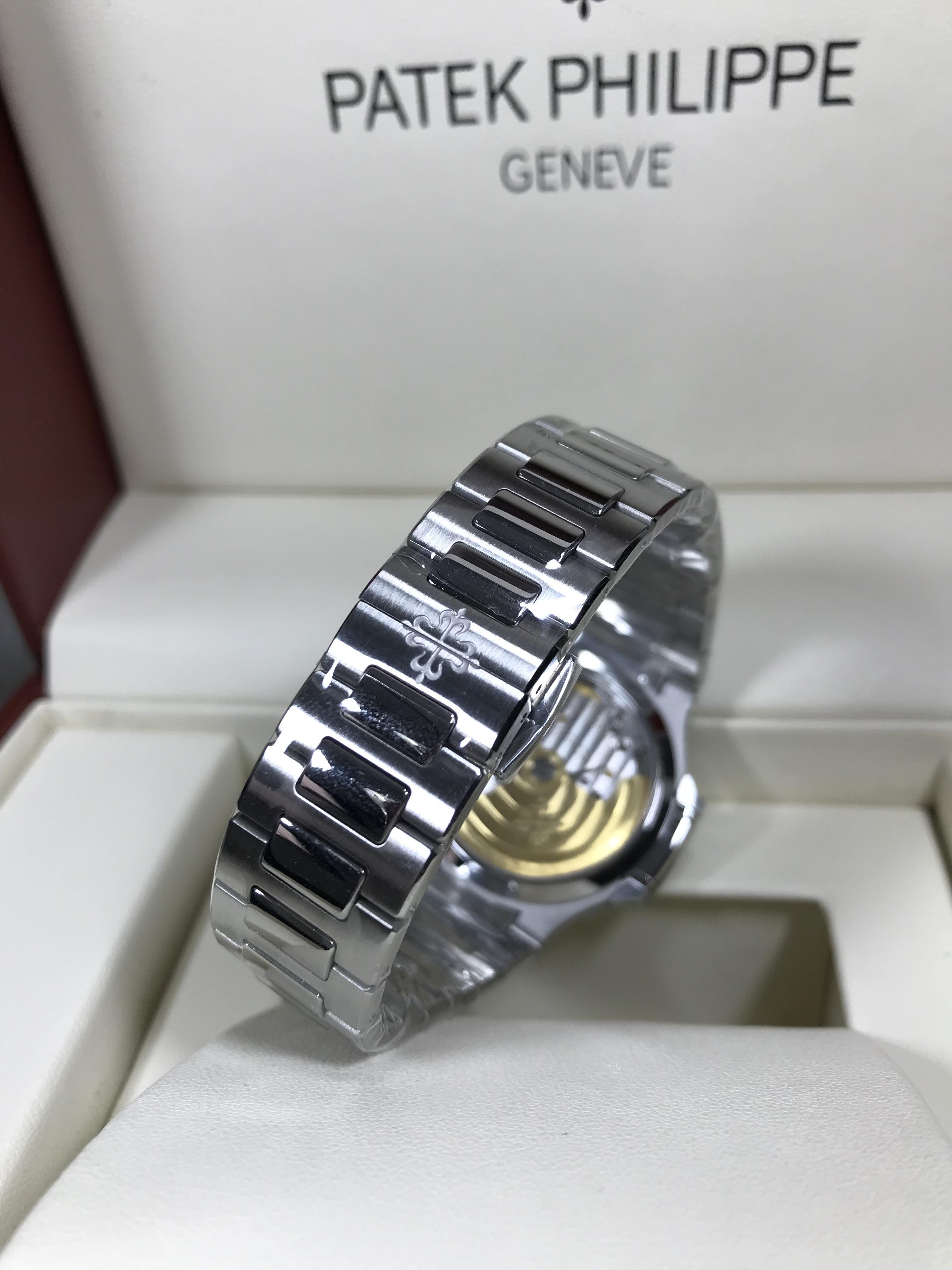 Patek Philippe 7118/1200A-011 (Swiss 3K)