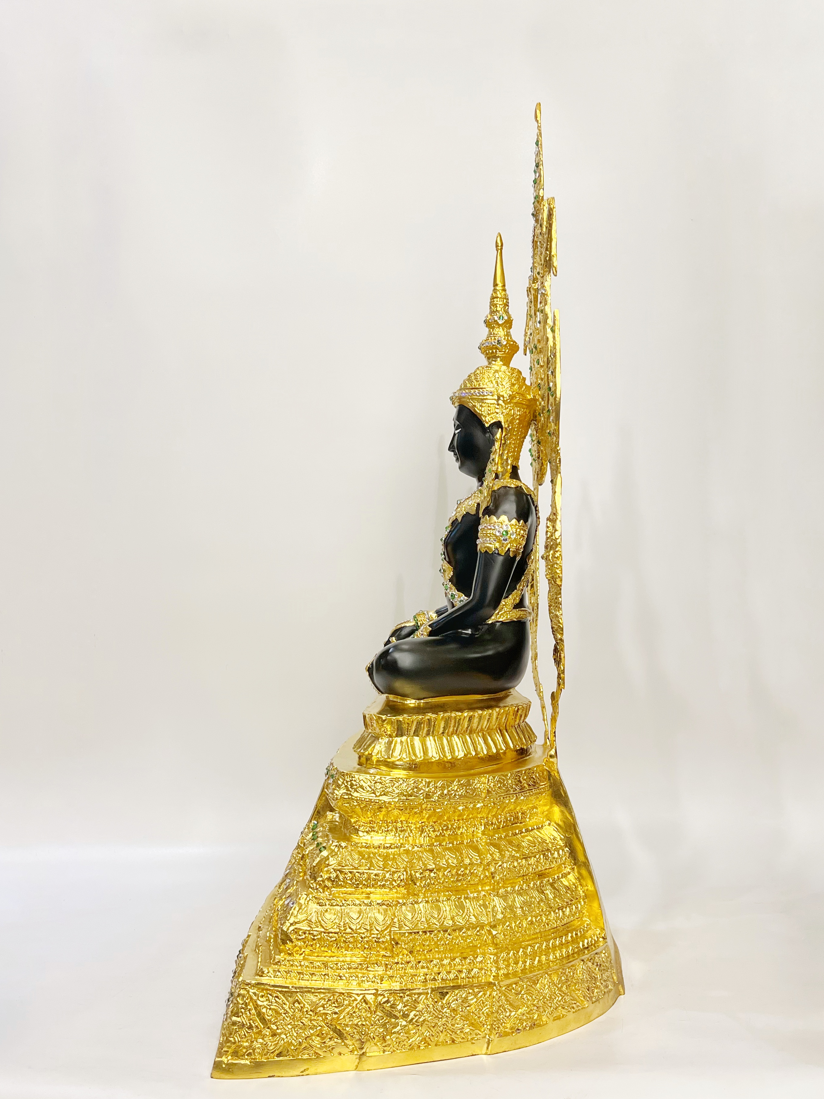 สมเด็จองค์ปฐม หน้าตัก 12 นิ้ว