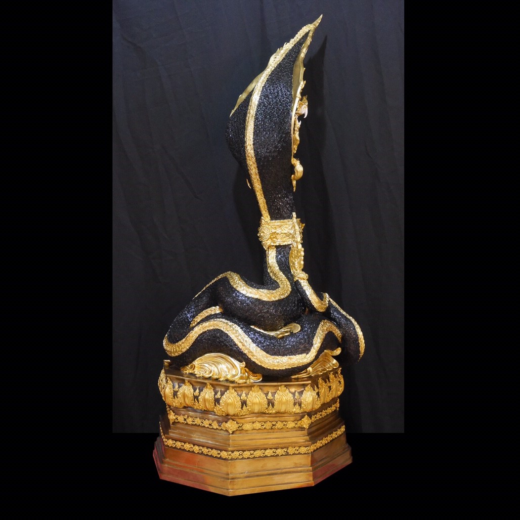 พญานาค สูง 159 cm.