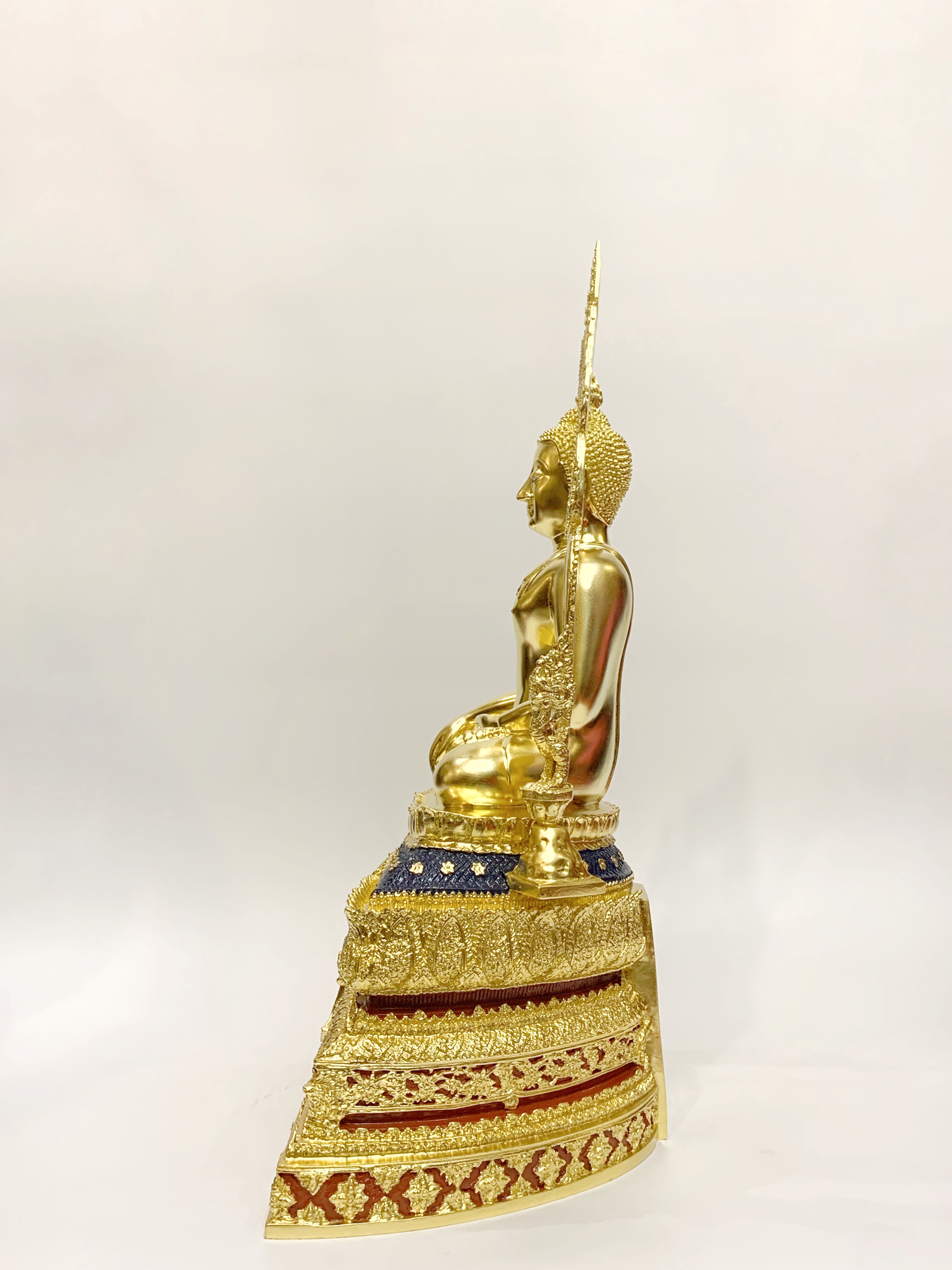 หลวงพ่อเพชร หน้าตัก 9 นิ้ว