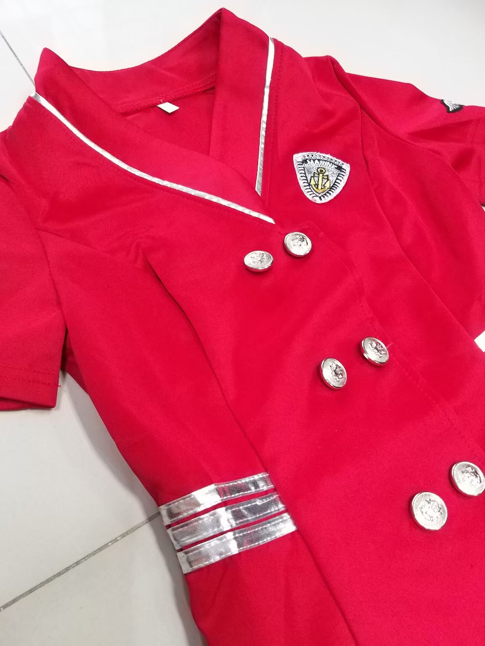 ชุดยูนิฟอร์ม - คอปกแหลม กระดุม 2 แถว 6 เม็ด แต่งขลิบเงิน ชุดแอร์ ชุดพนักงาน พนักงานต้อนรับ พีอาร์ สีแดง