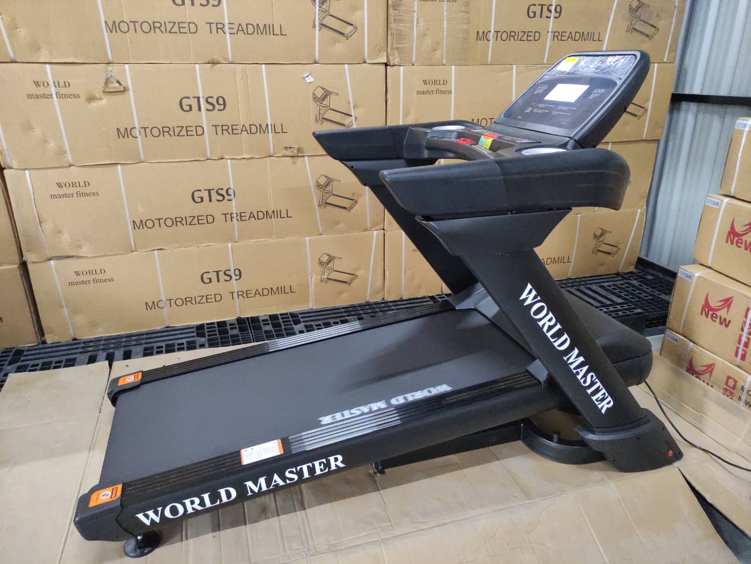 ลู่วิ่งไฟฟ้าcommercial รุ่นGTS6 World Master มอเตAC5.0แรงม้า เล่นเกมส์APP ZWIFTได้