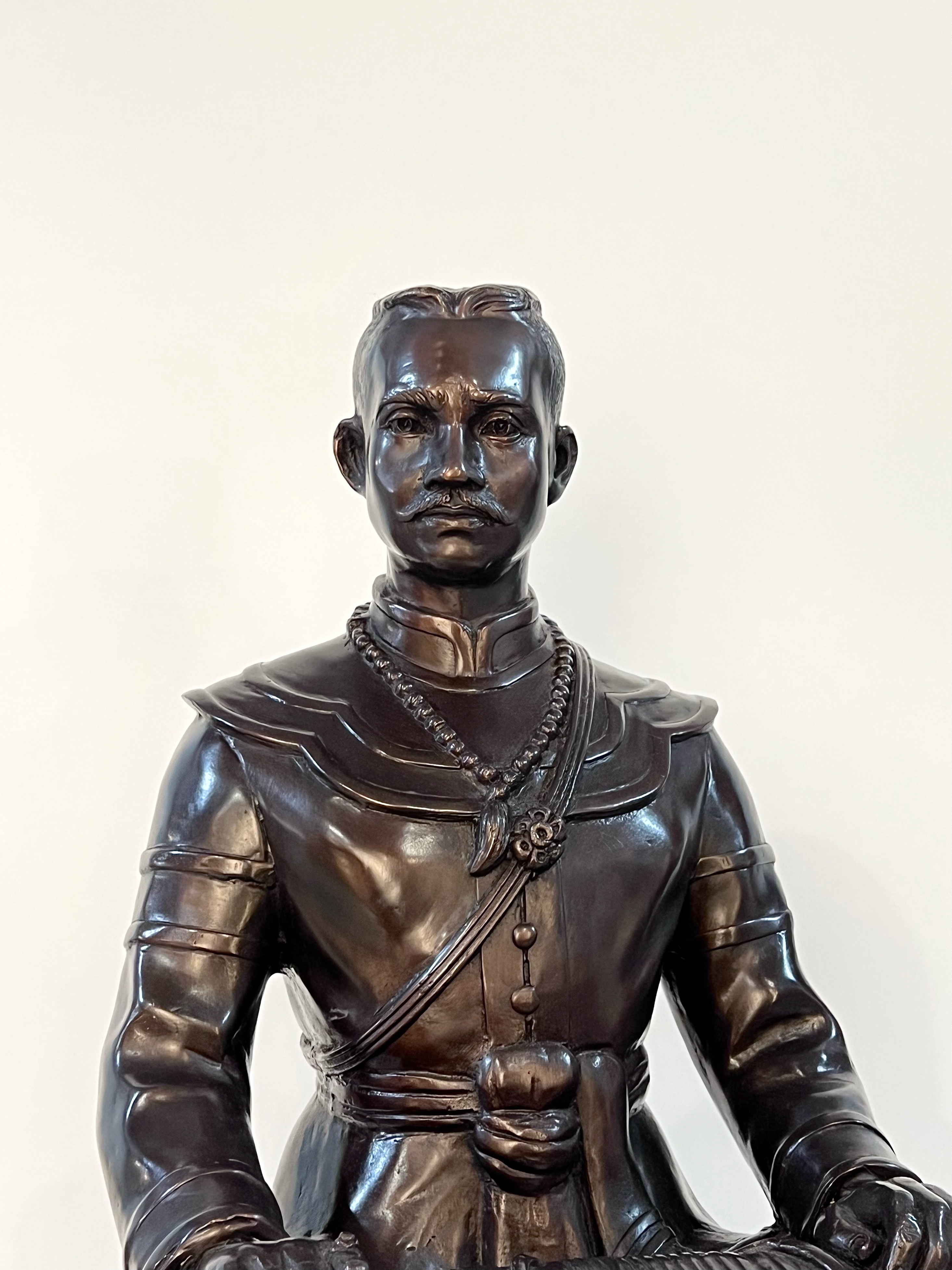 สมเด็จพระเจ้าตากสินมหาราช นั่งบัลลังก์ หน้าตัก 14 นิ้ว