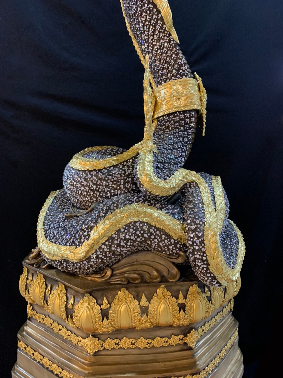 พญานาค สูง 159 cm.