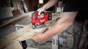 MILWAUKEE M18 FJS-502X จิ๊กซอว์ไร้สาย 18V พร้อมเครื่องชาร์จและแบต 18V@5.0AH x 2 ก้อน กล่องพลาสติก