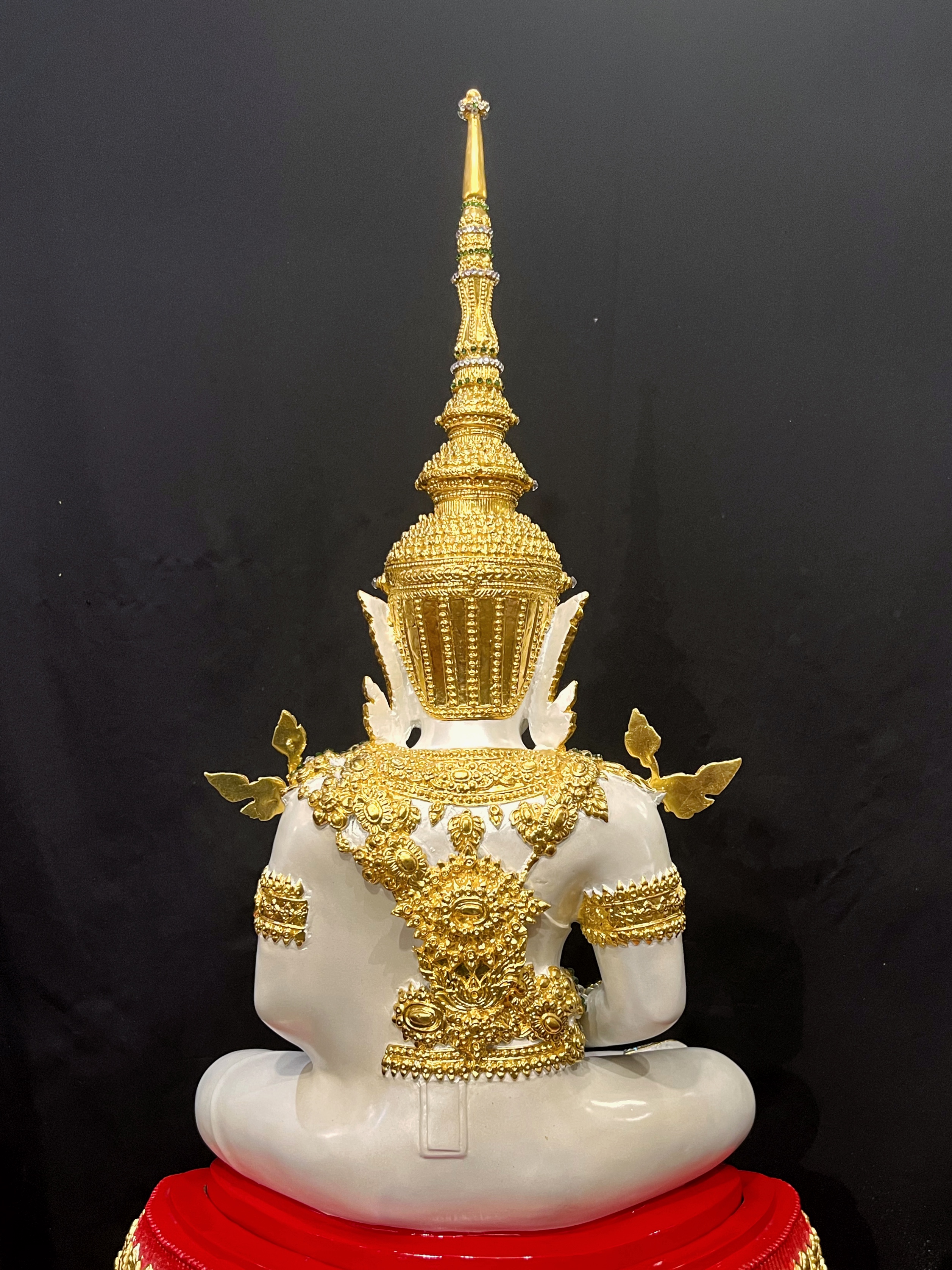 พระแก้วมรกต ทรงเครื่องฤดูร้อน หน้าตัก 16 นิ้ว