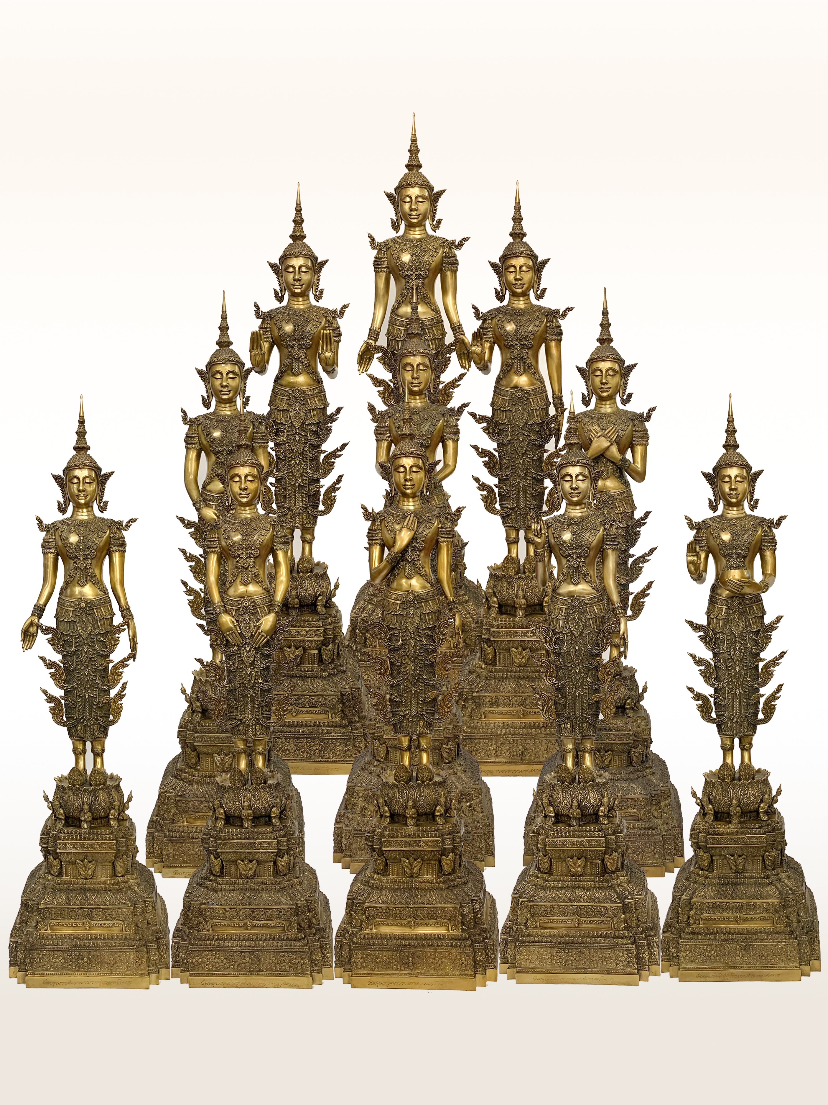 พระพุทธรูป ทรงเครื่องจักพรรดิ์ หน้าตัก 9 นิ้ว (ครบทั้ง 11 ปาง)