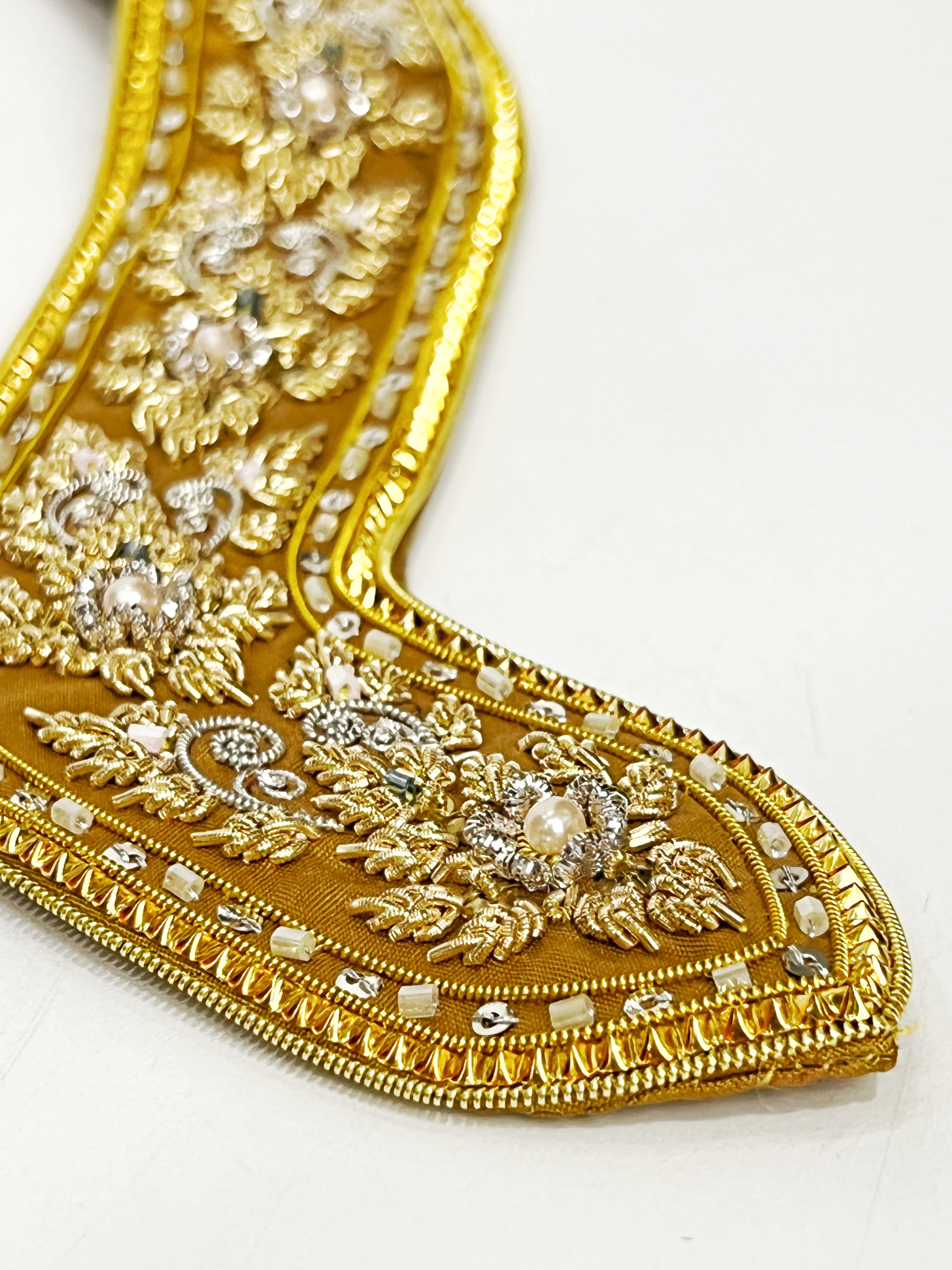 สังฆาฏิปักดิ้นทอง สำหรับพระพุทธรูปขนาดหน้าตัก 9 นิ้ว