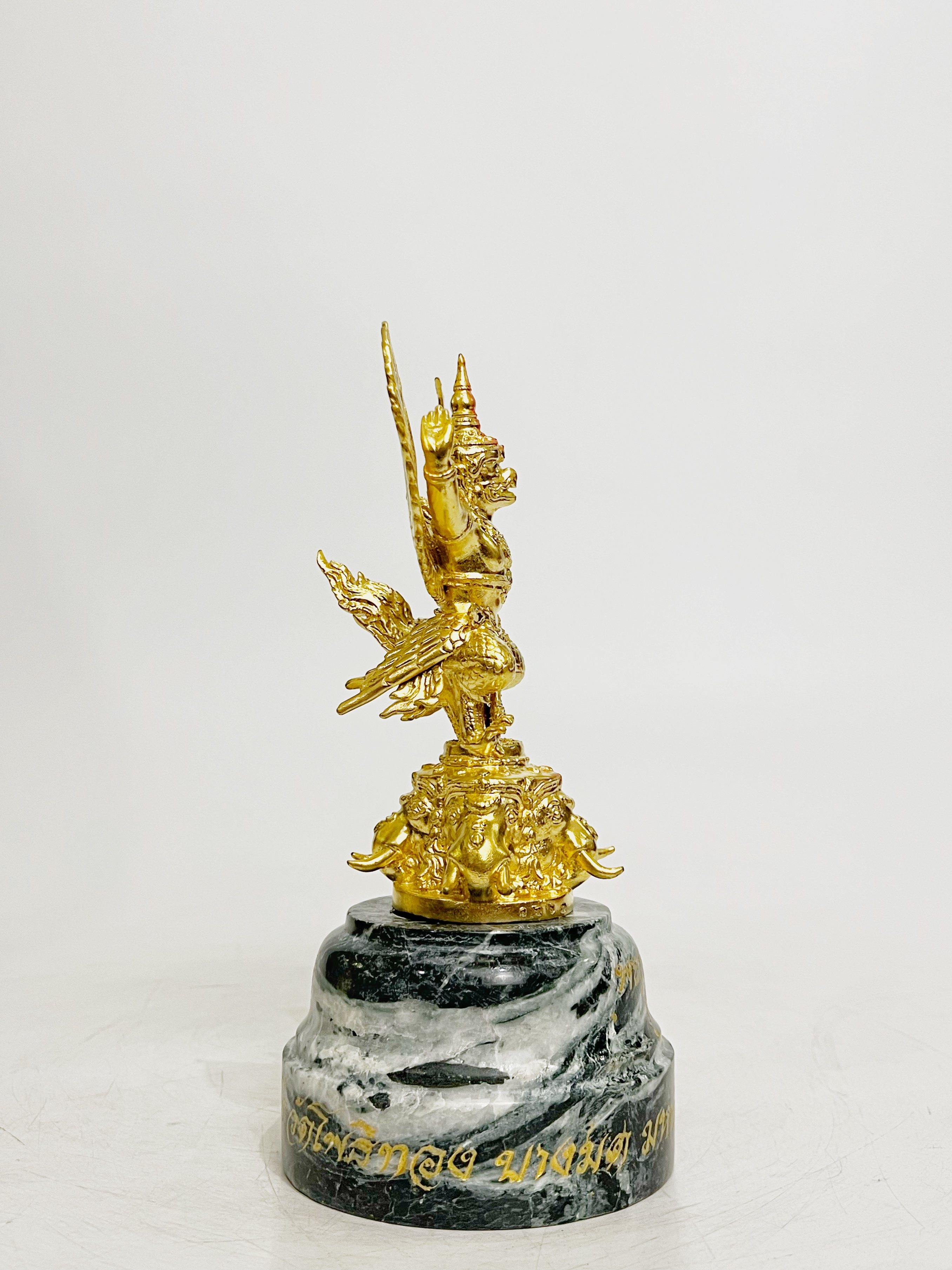 พญาครุฑ องค์บูชา รุ่น มหาเศรษฐี สูง 8 นิ้ว (ขนาดกลาง)