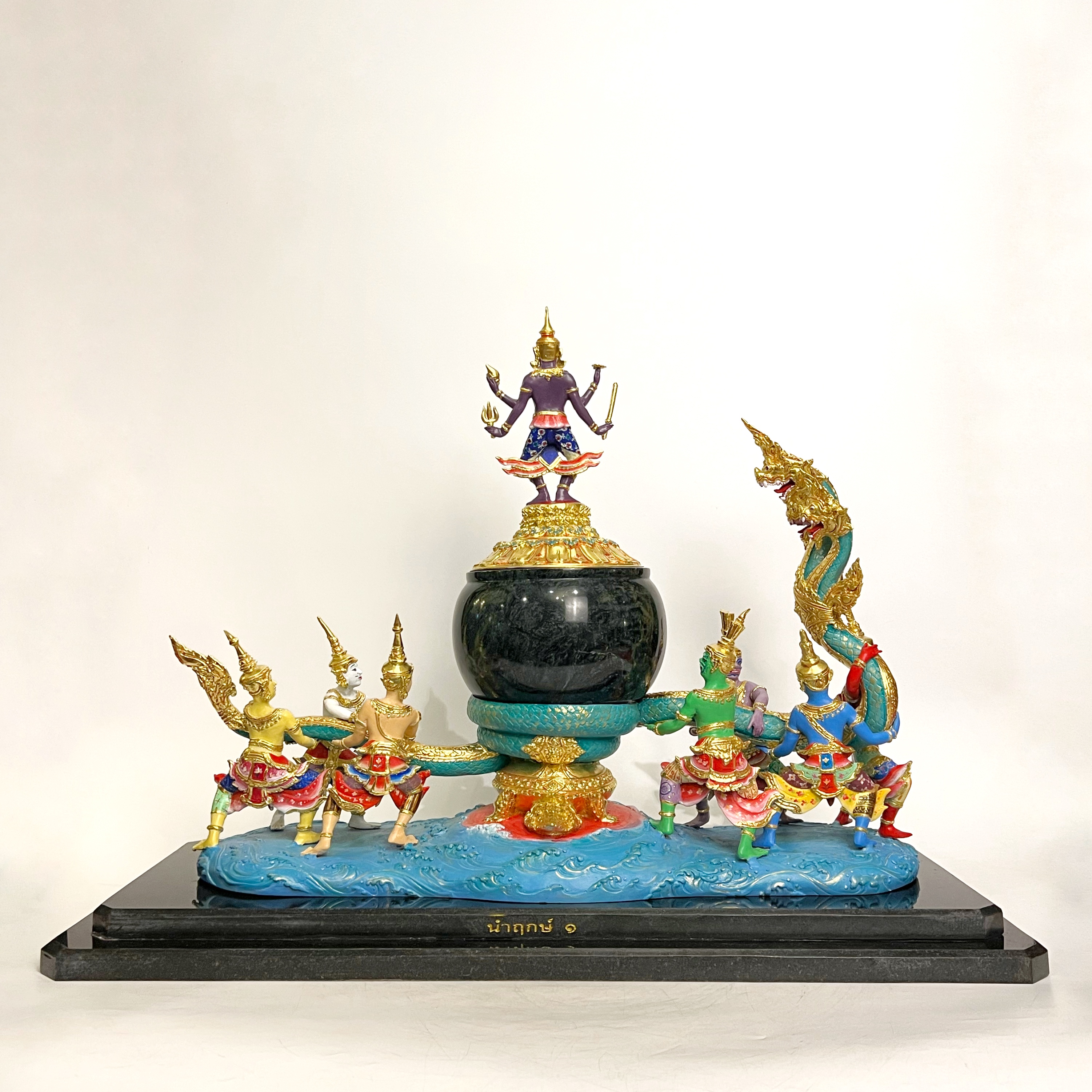 ครอบน้ำอมฤต พระนารายณ์กวนเกษียรสมุทร พร้อมฐานหินอ่อน