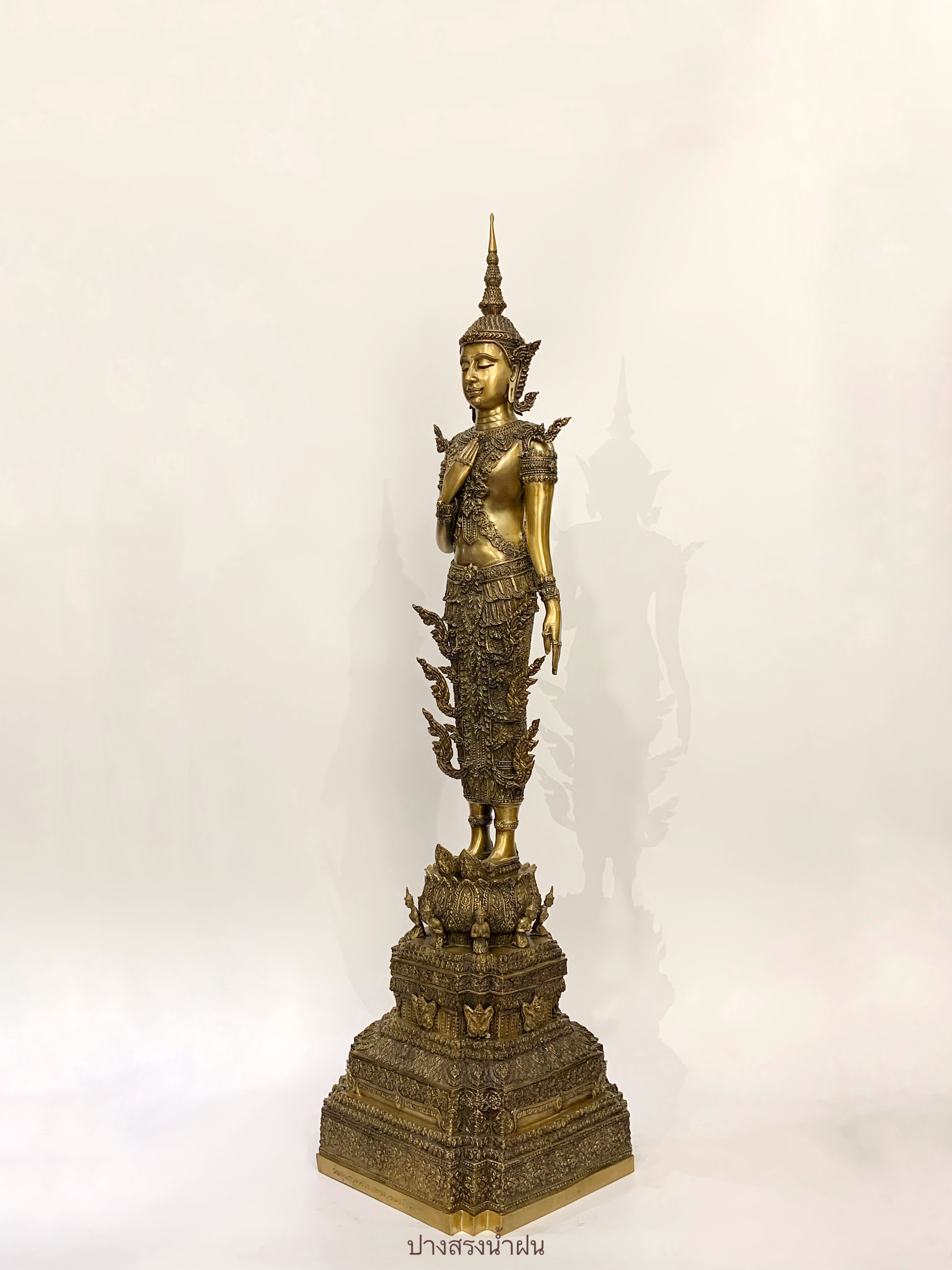 พระพุทธรูป ปางสรงน้ำฝน ทรงเครื่องจักรพรรดิ์ หน้าตัก 9 นิ้ว