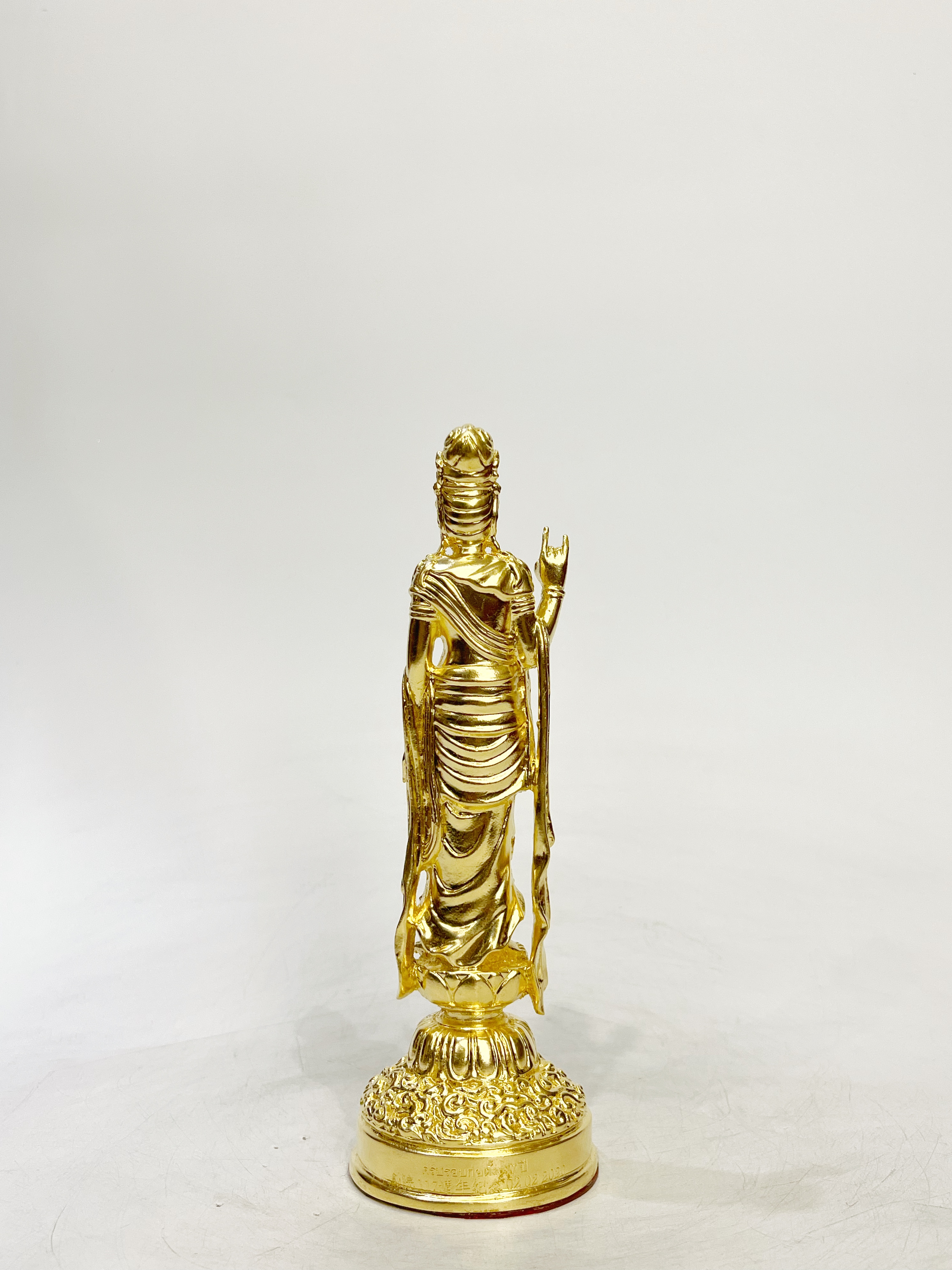 ตัวอย่างงานลงรักปิดทองคำเปลวเต็มองค์