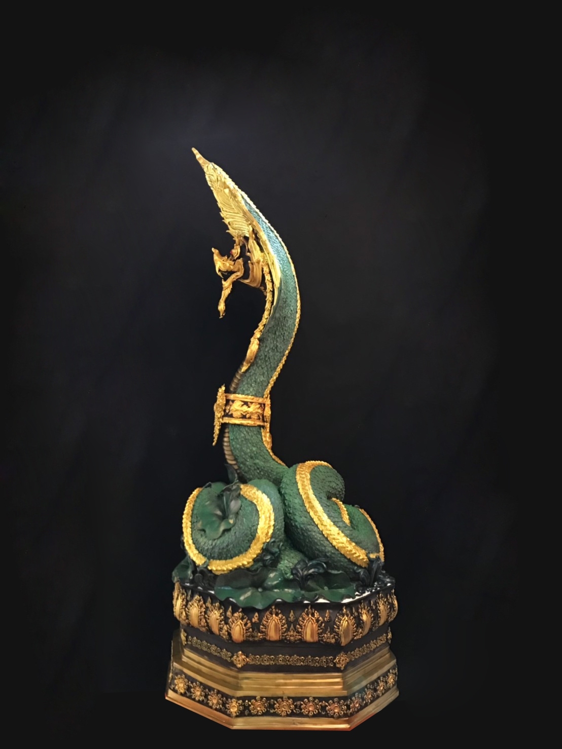 พญานาค สูง 149 cm.