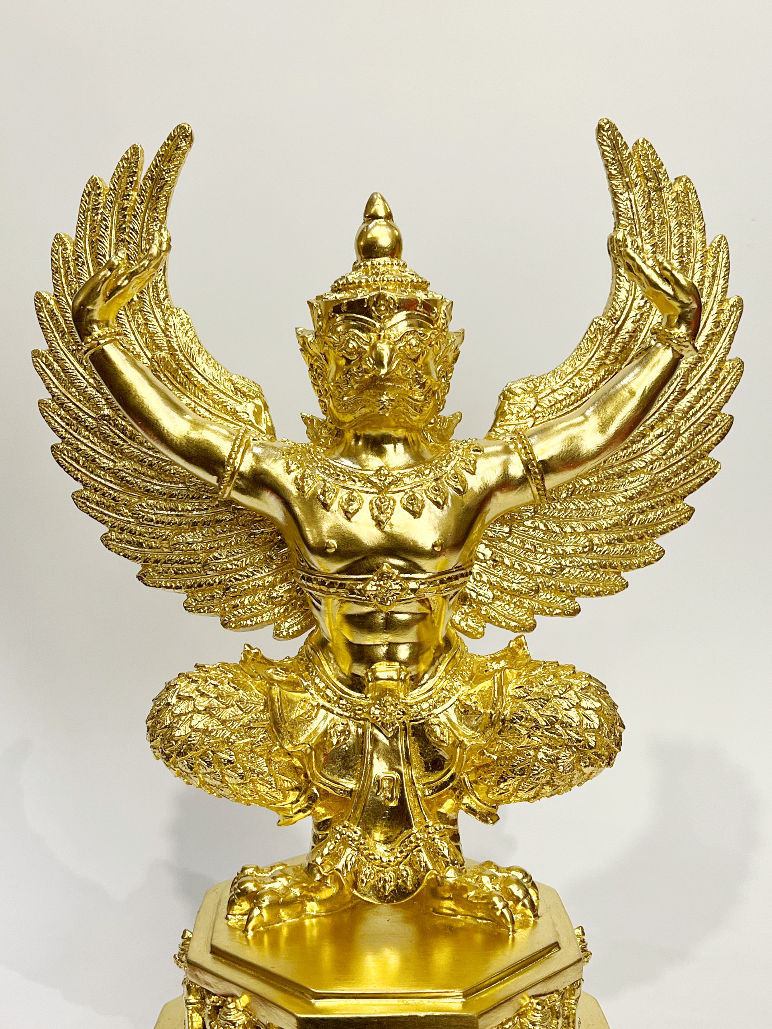 พญาครุฑ รุ่น เจริญพร (องค์บูชาพิมพ์ใหญ่)
