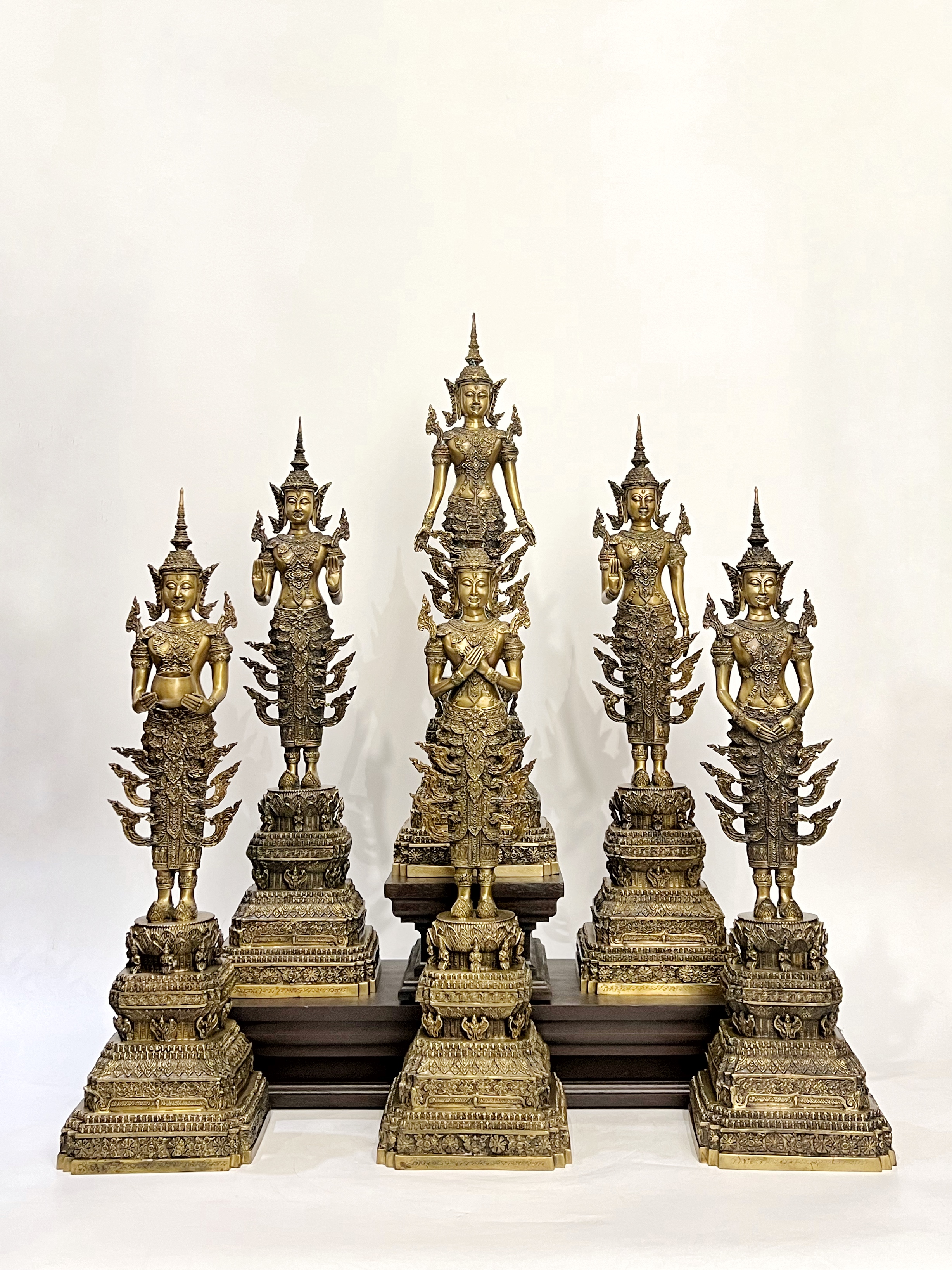 พระพุทธรูป ทรงเครื่องจักพรรดิ์ หน้าตัก 5 นิ้ว (ครบทั้ง 6 ปาง)