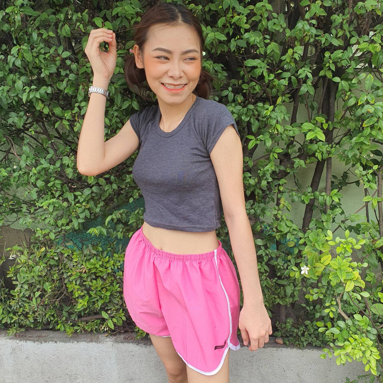 กางเกงขาสั้น แต่งแถบกุ้น ใส่กับเสื้อยืดสบายๆอยู่บ้าน