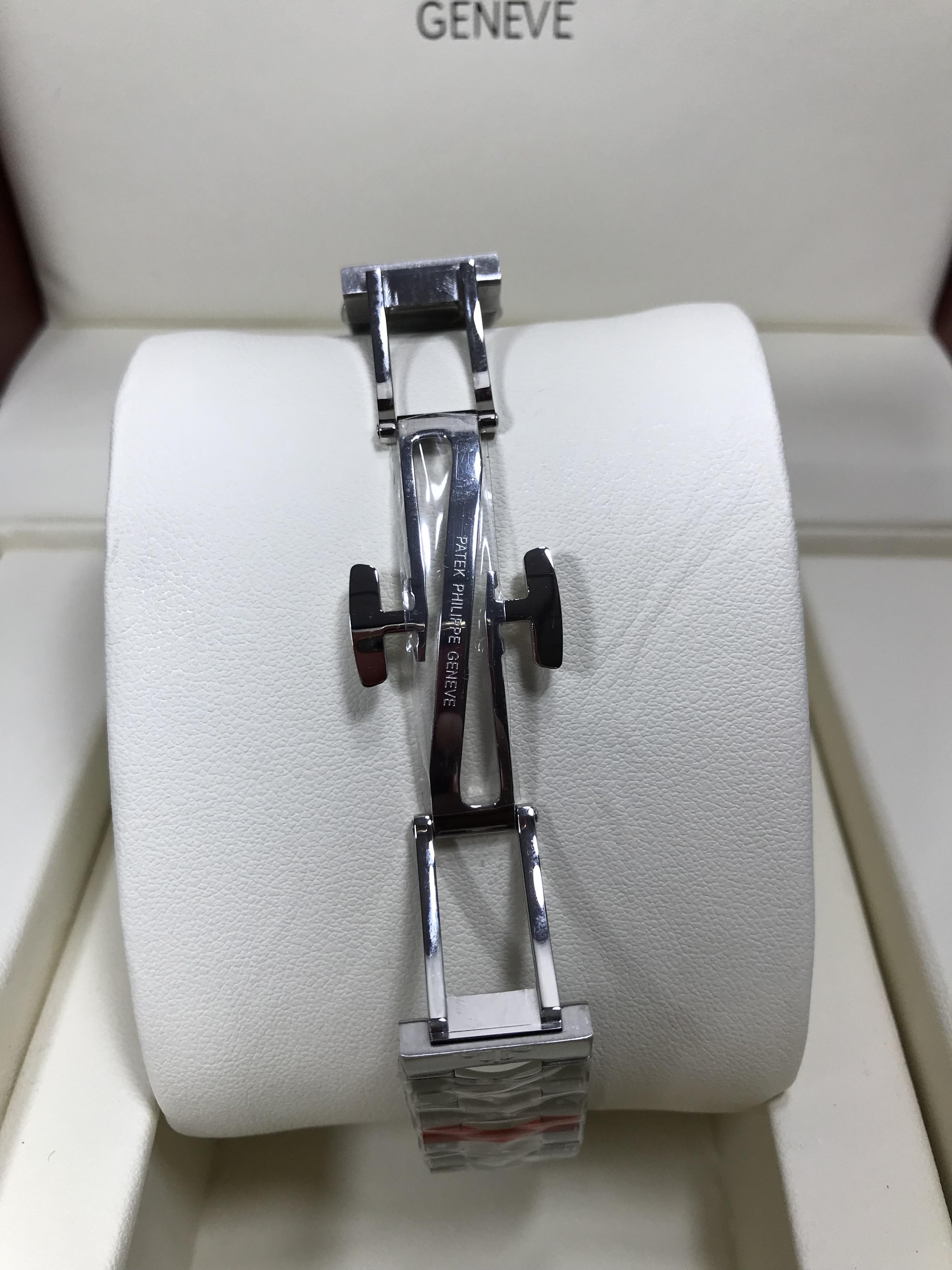 Patek Philippe Nautilus 7118/1A (Swiss PF)