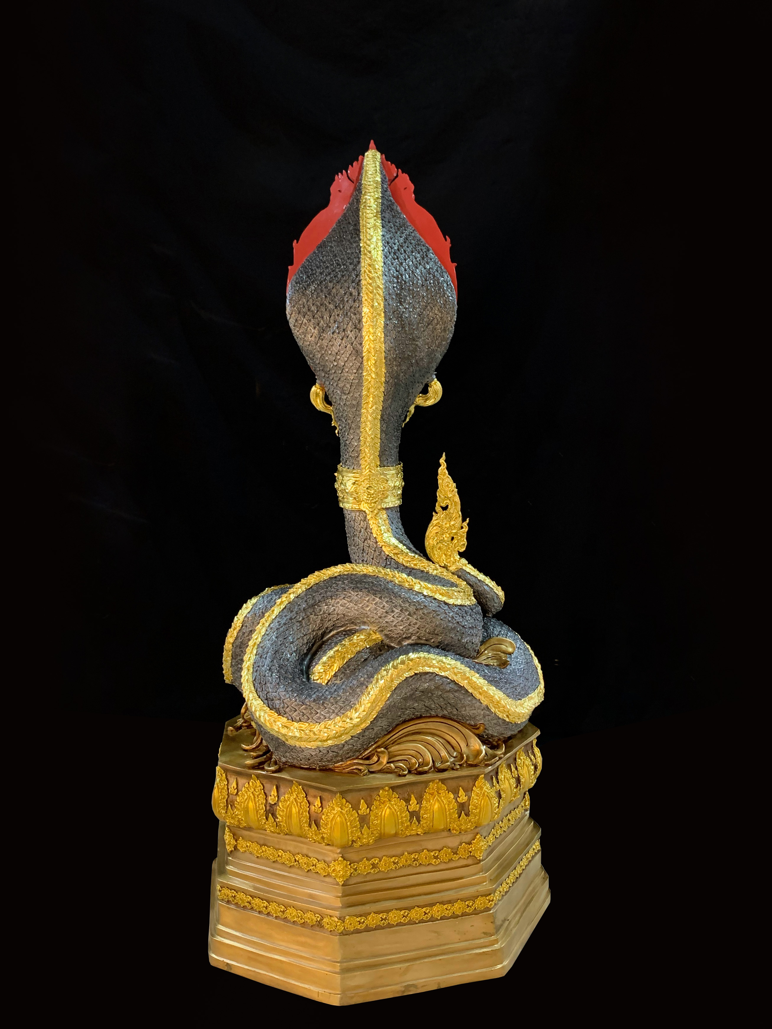 พญานาค สูง 159 cm.