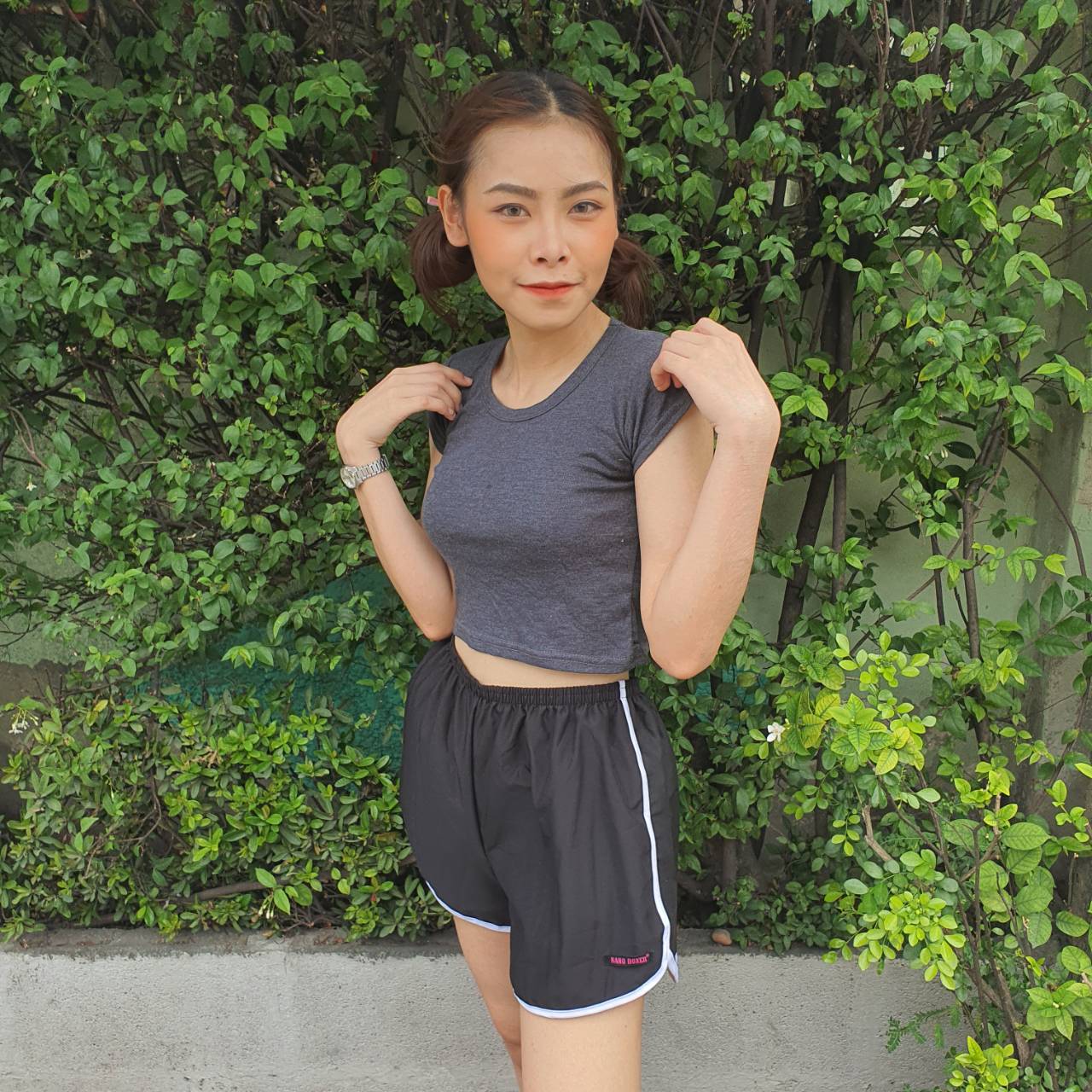 กางเกงขาสั้น แต่งแถบกุ้น ใส่กับเสื้อยืดสบายๆอยู่บ้าน