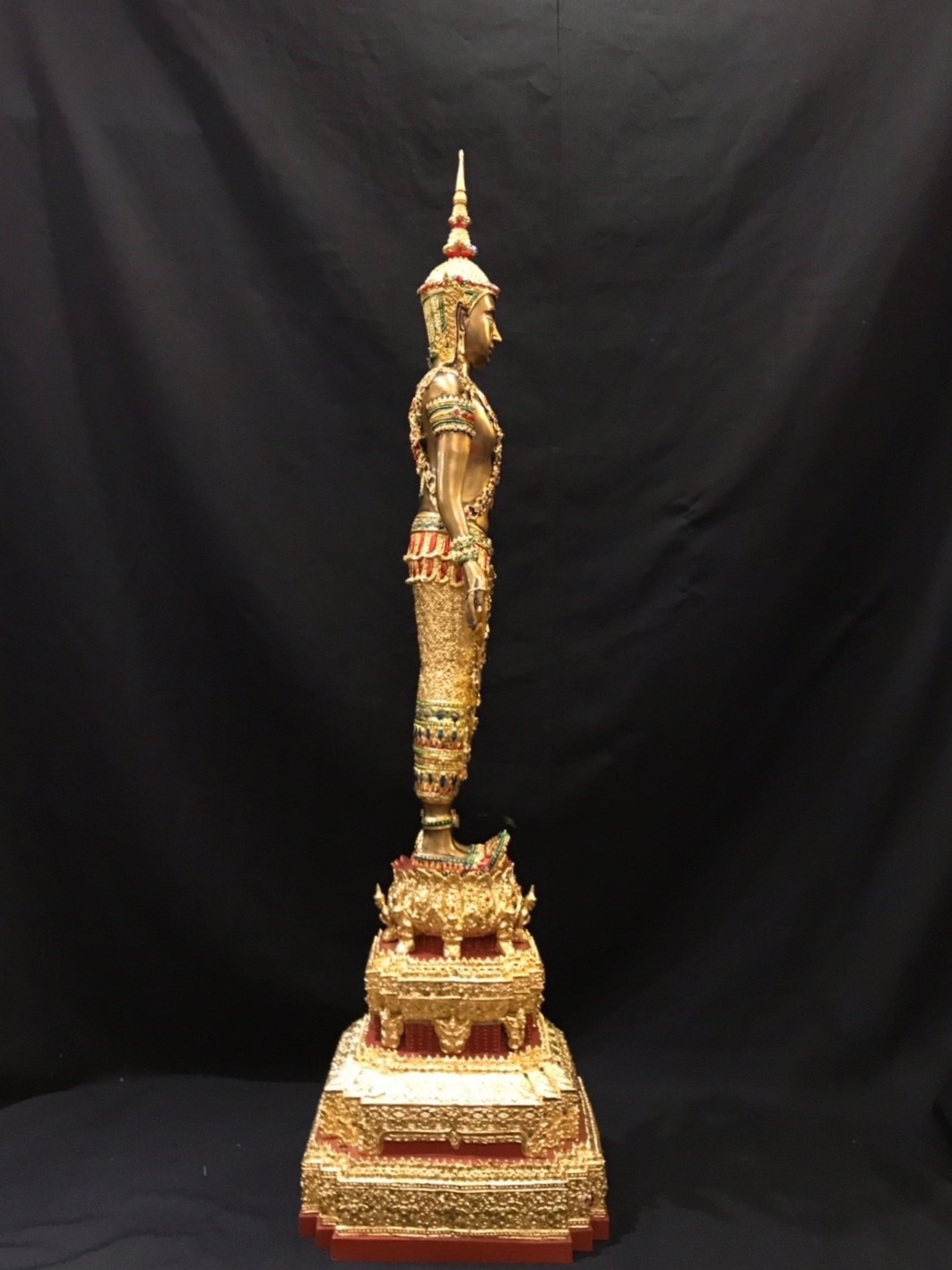 พระพุทธรูป ปางเปิดโลก ทรงเครื่องจักรพรรดิ์ หน้าตัก 9 นิ้ว