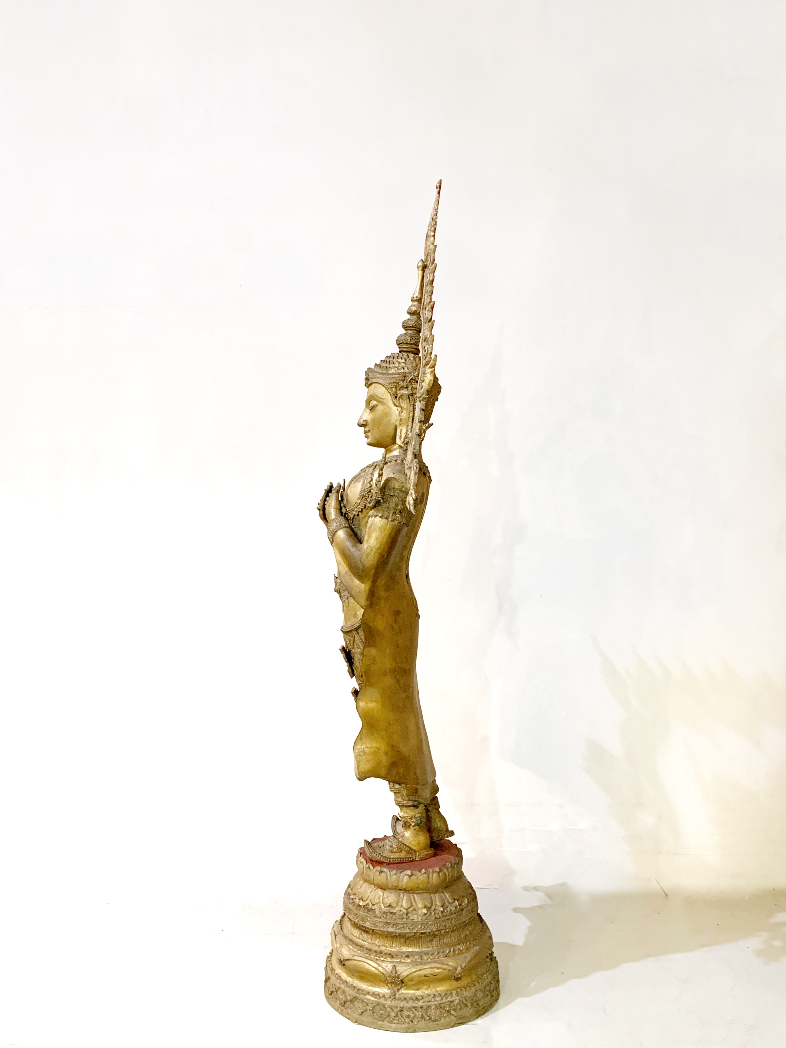 พระพุทธมหาจักรพรรดิ ปางรำพึง สูง 52 นิ้ว