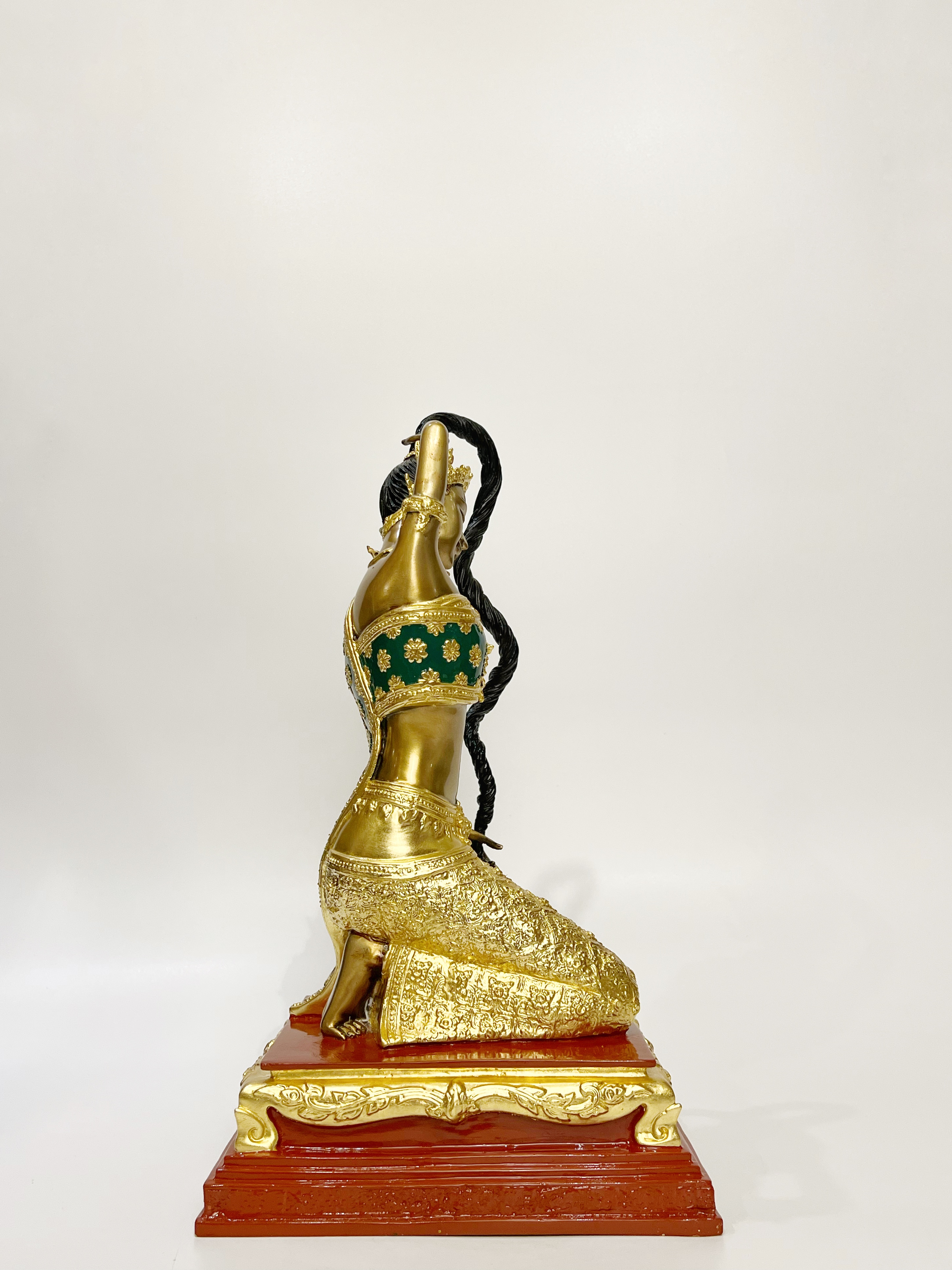 พระแม่ธรณีบีบมวยผม หน้าตัก 9 นิ้ว