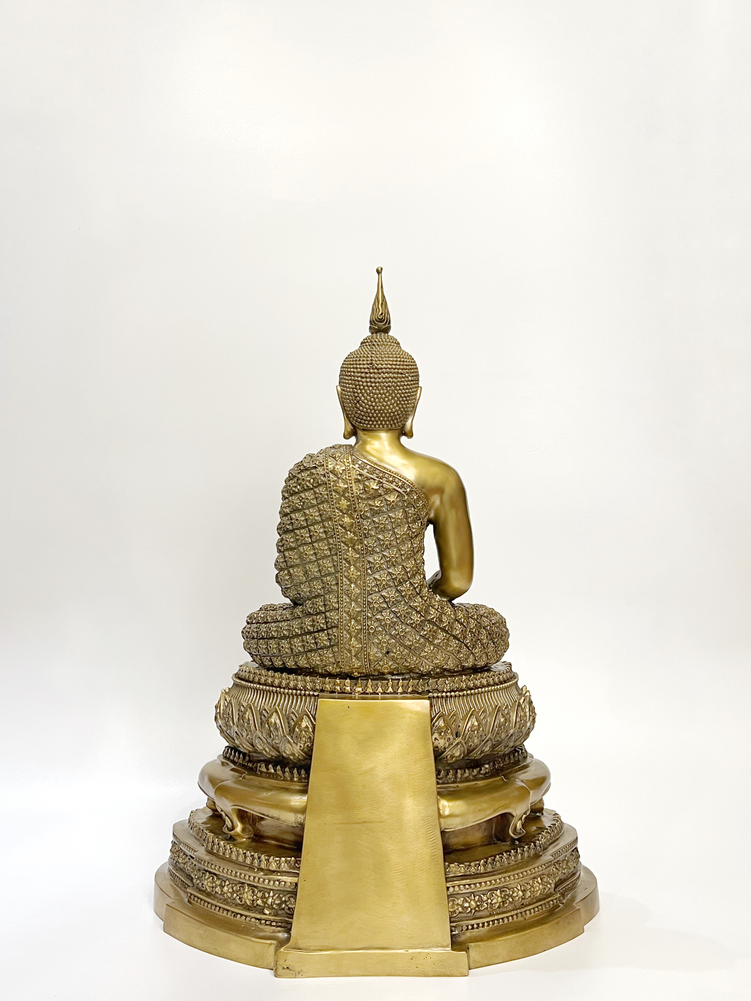 พระแก้วมรกต ทรงเครื่องฤดูฝน หน้าตัก 9 นิ้ว