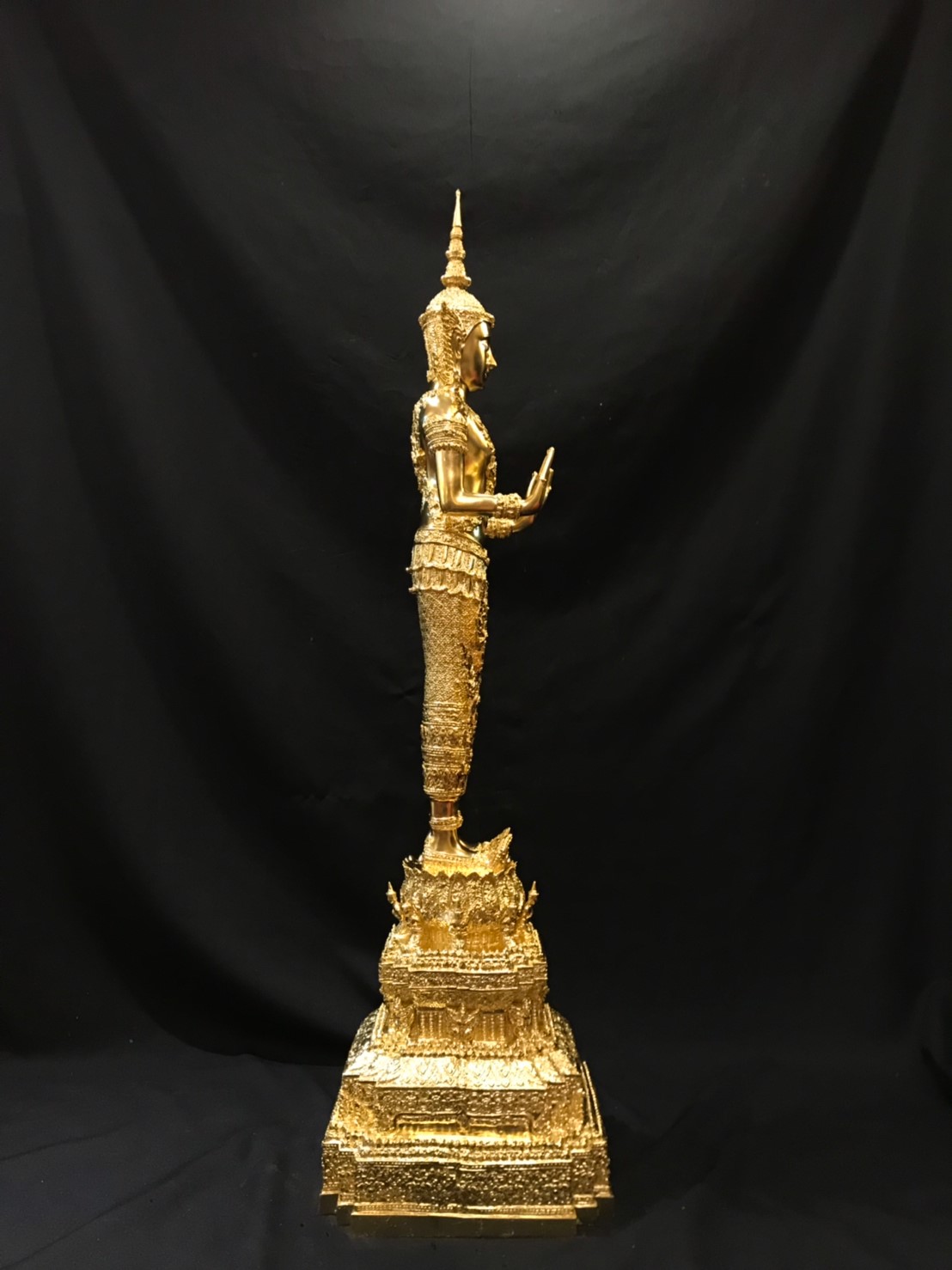 พระพุทธรูป ปางห้ามสมุทร ทรงเครื่องจักรพรรดิ์ หน้าตัก 9 นิ้ว