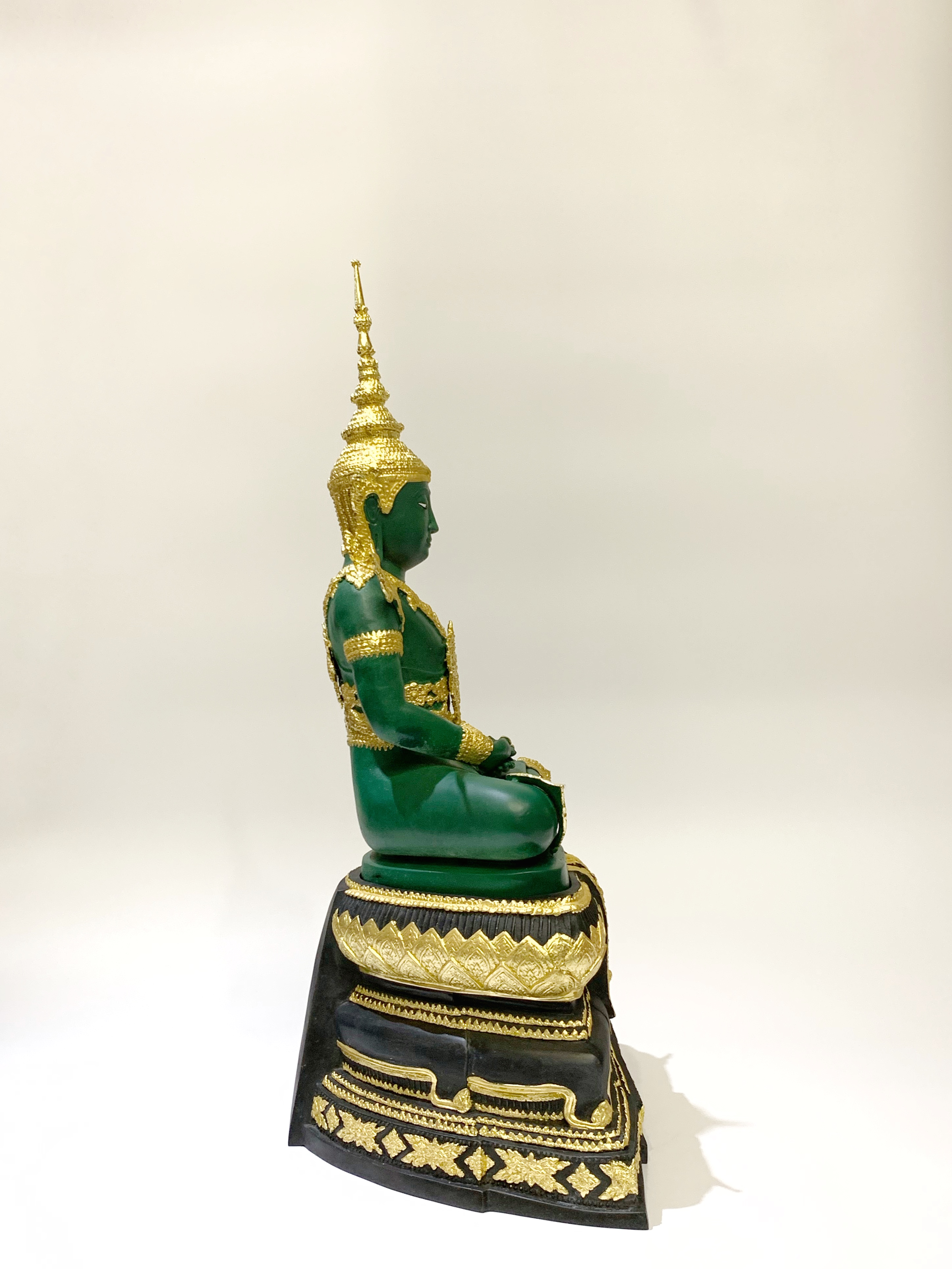 พระแก้วมรกต ทรงเครื่องฤดูร้อน หน้าตัก 9 นิ้ว