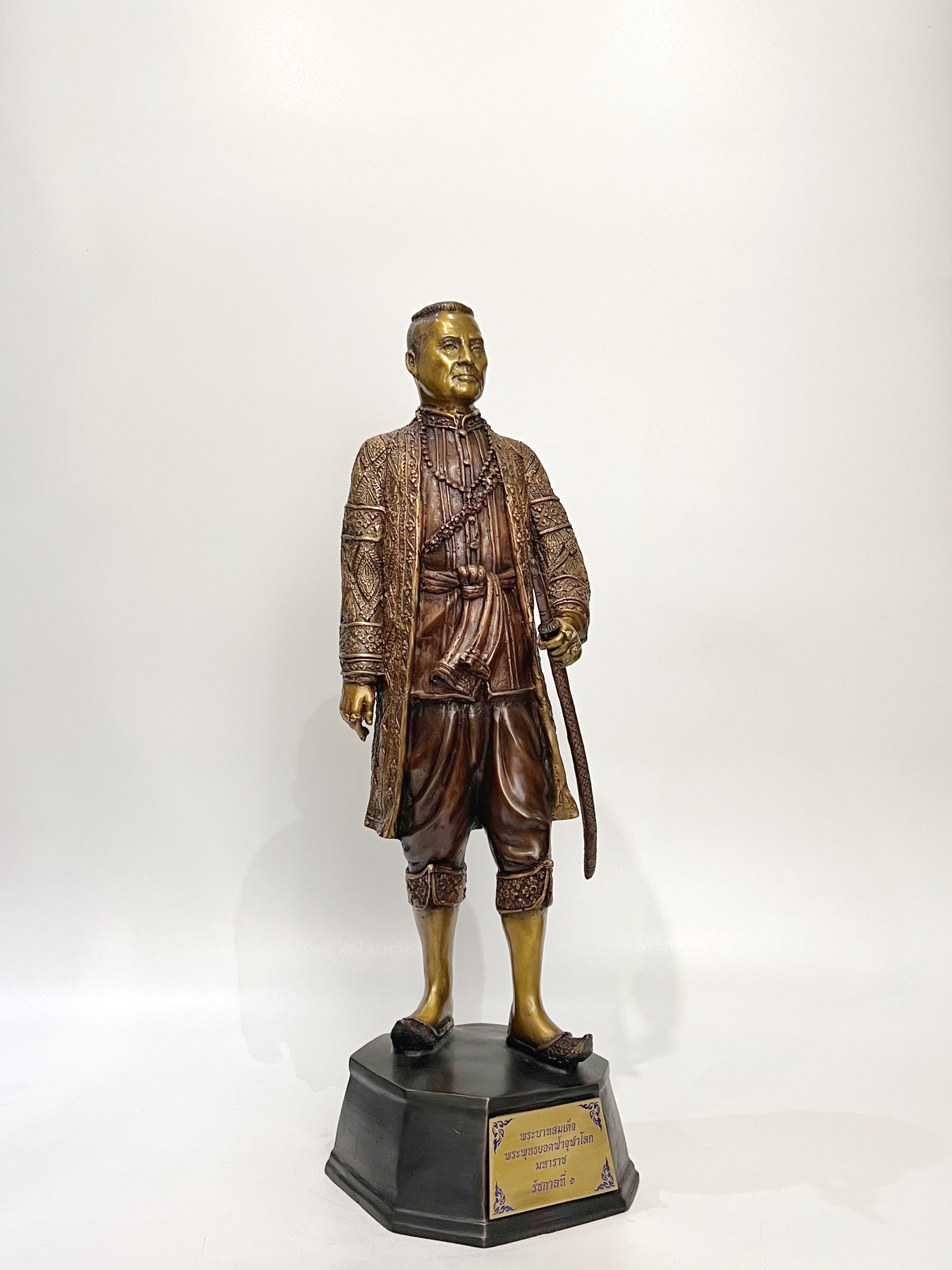 ประติมากรรมชุด 9 รัชกาล หน้าตัก 9 นิ้ว