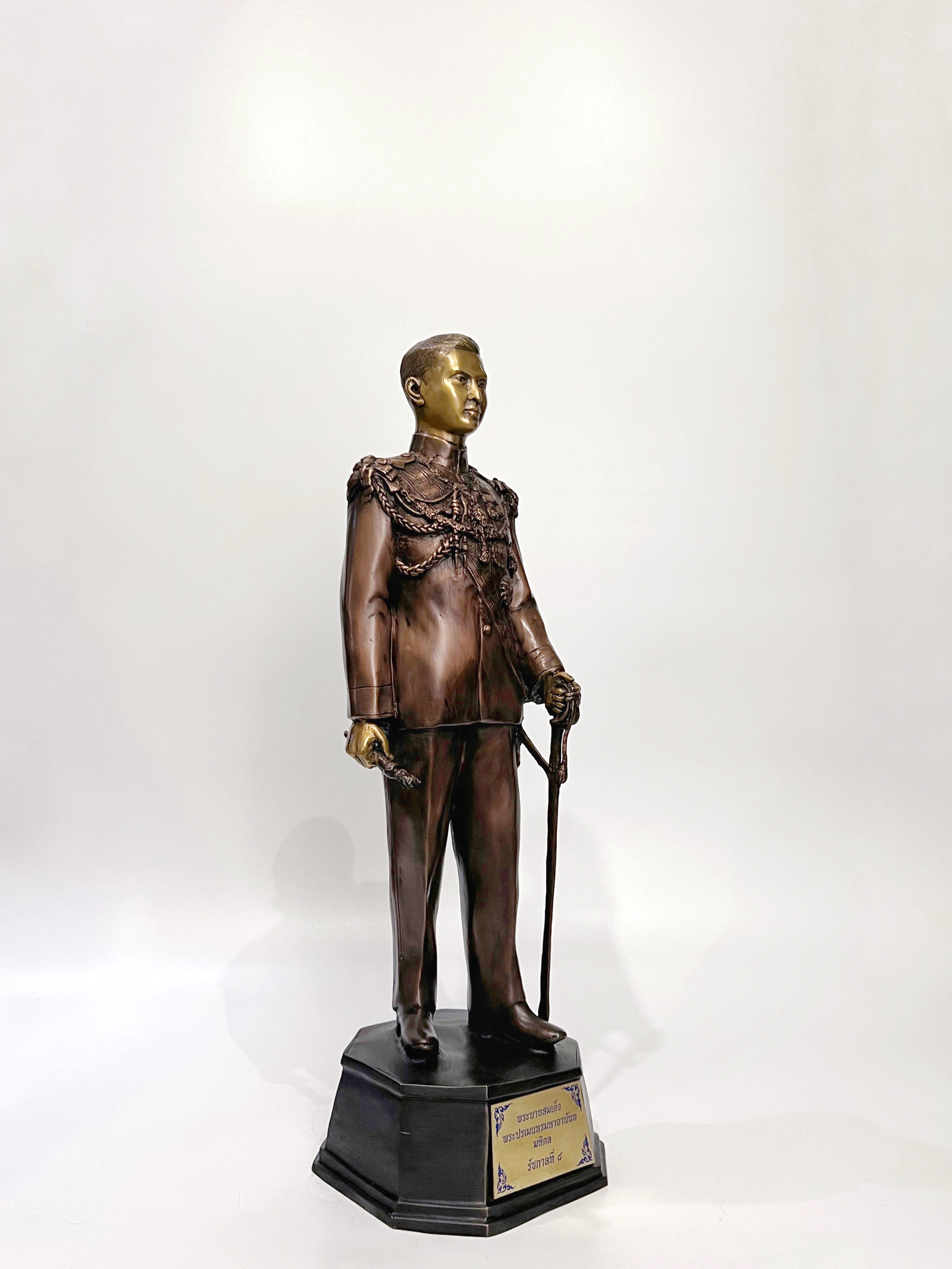 ประติมากรรมชุด 9 รัชกาล หน้าตัก 9 นิ้ว