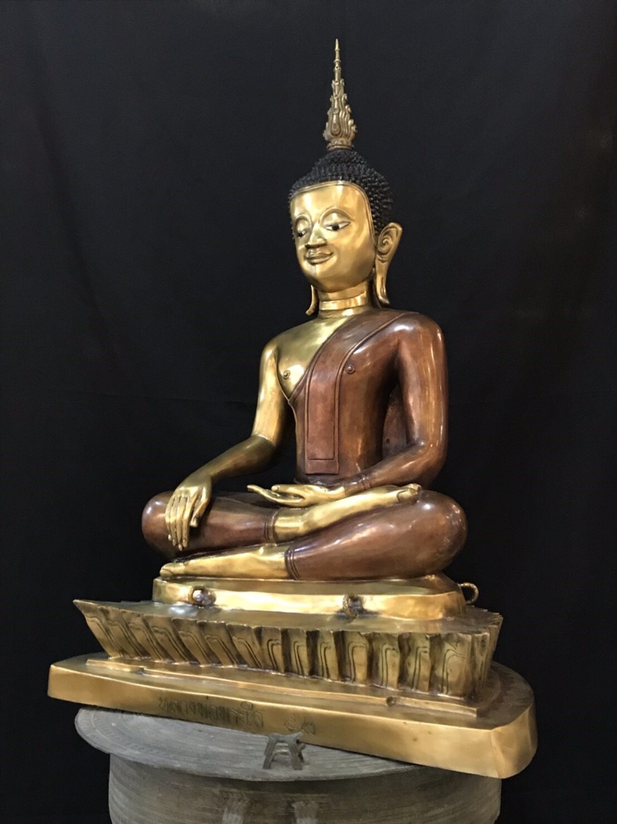 หลวงพ่อพระใส 52 รุ่น บารมีพ่อ หน้าตัก 19 นิ้ว