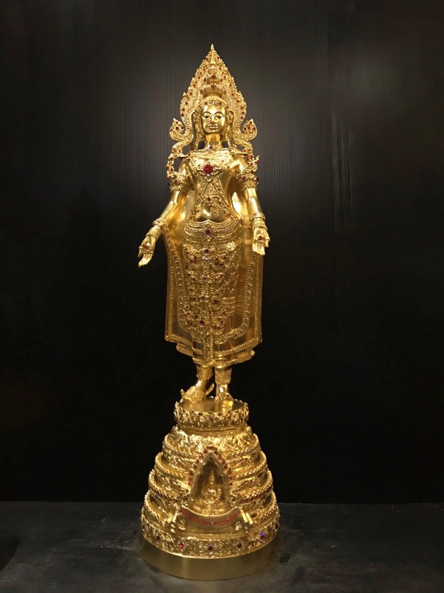 พระพุทธมหาจักรพรรดิ ปางเปิดโลก สูง 32 นิ้ว