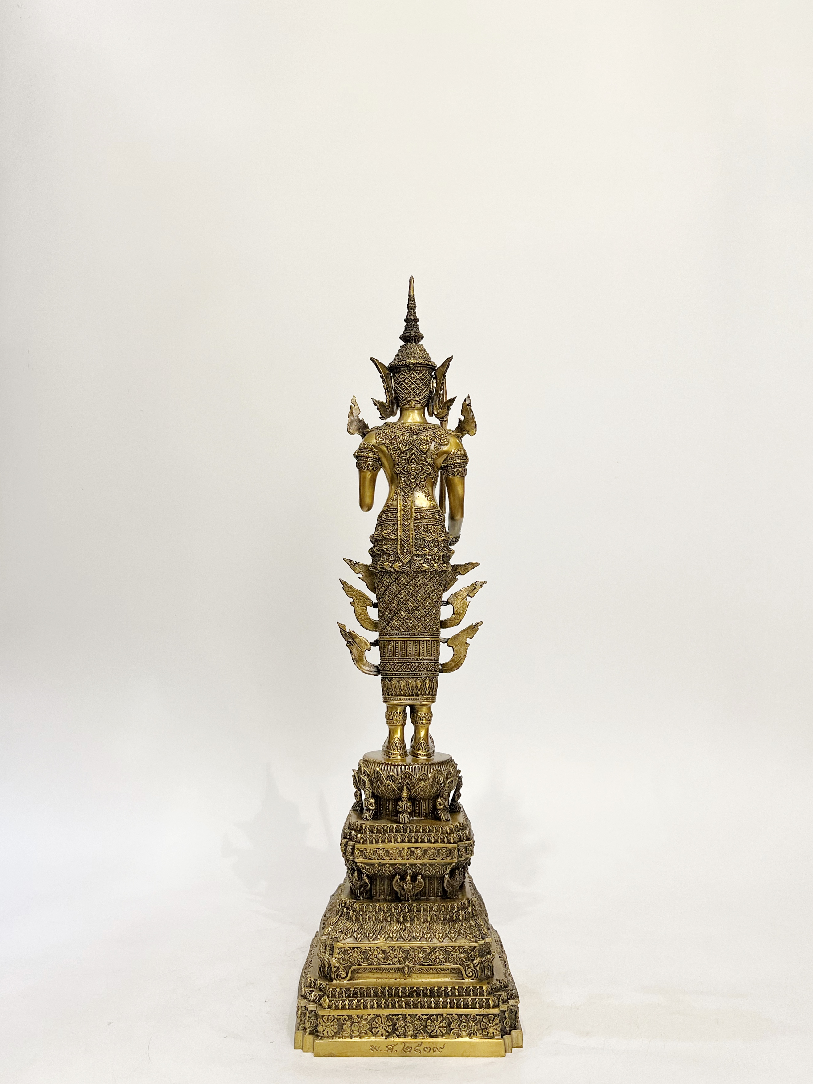 พระพุทธรูป พร้อม เทวรูป ทรงเครื่องจักพรรดิ์ หน้าตัก 5 นิ้ว (รวม 8 องค์)