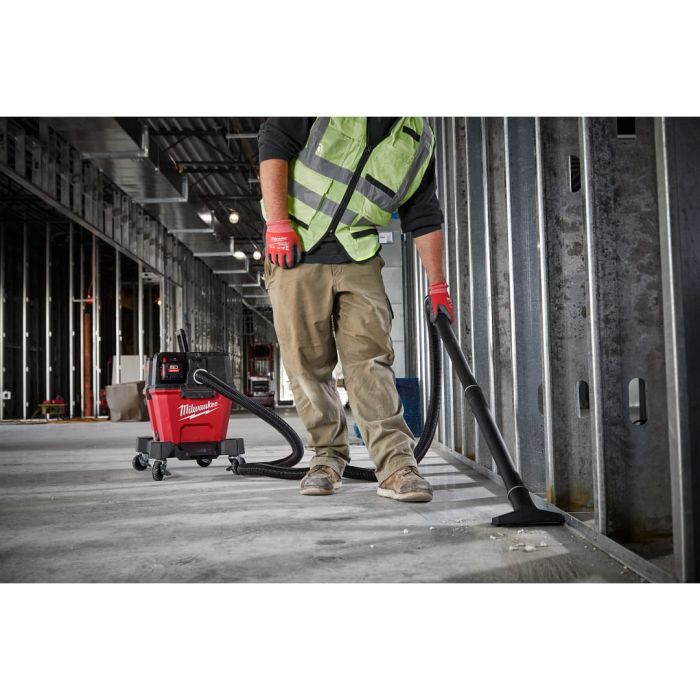 Milwaukee รุ่น M18 FVC23L-0 รถเข็นดูดฝุ่นไร้สาย 18 โวลต์ ขนาด 23 ลิตร (เครื่องเปล่า)