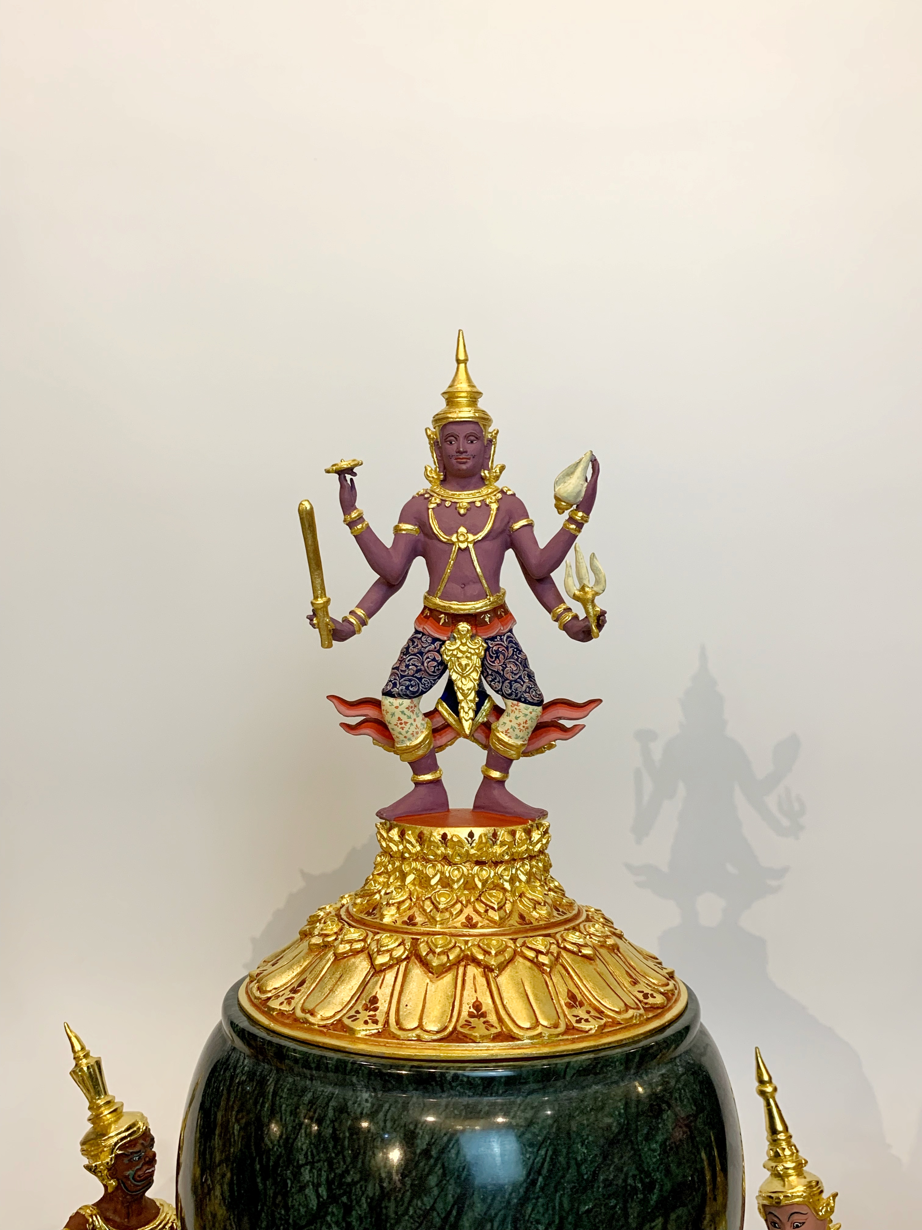 ครอบน้ำอมฤต พระนารายณ์กวนเกษียรสมุทร พร้อมฐานหินอ่อน