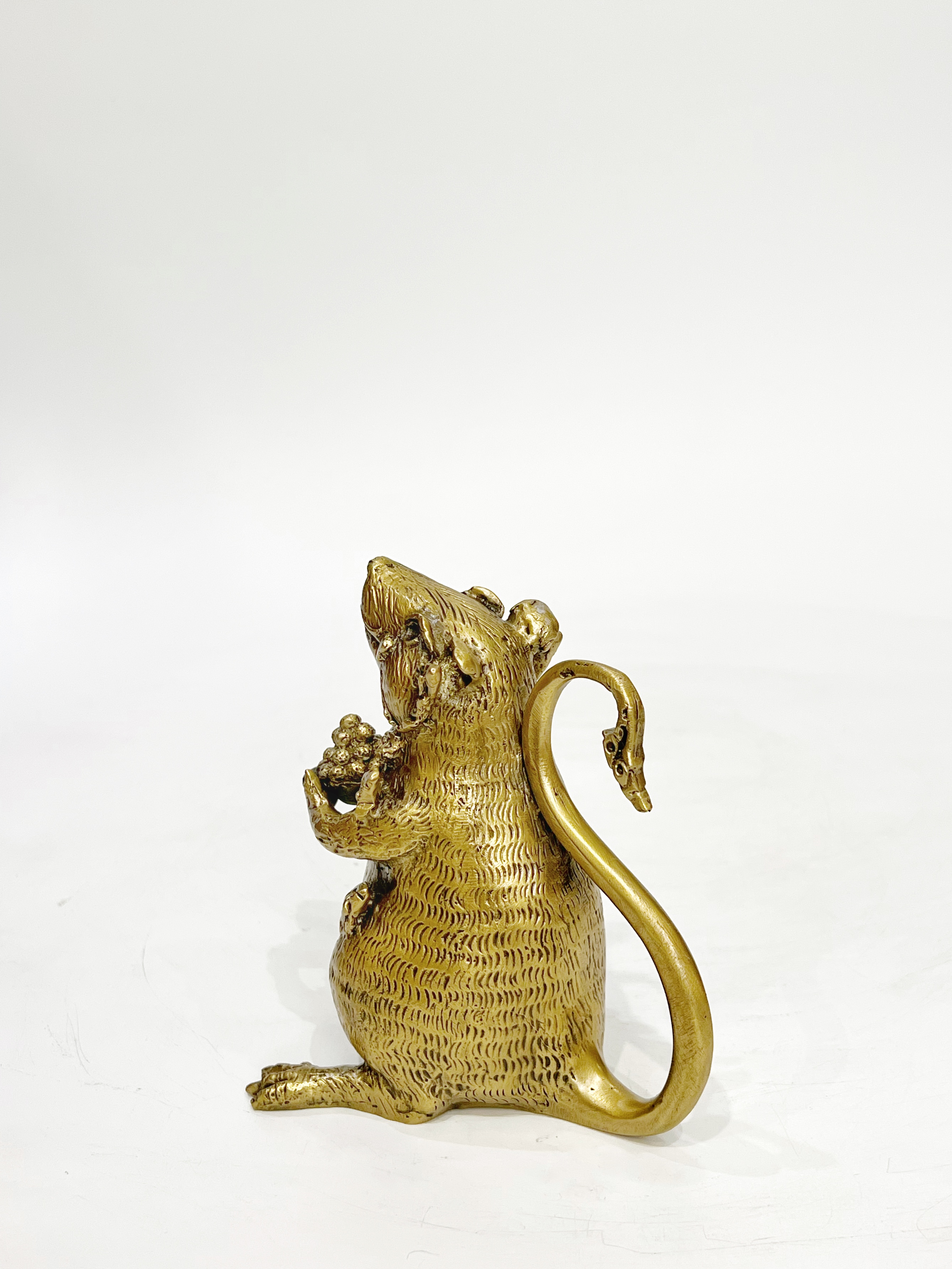 ชุด : หนูมุสิกะ (ถือขนม 2+วางกำยาน 1)