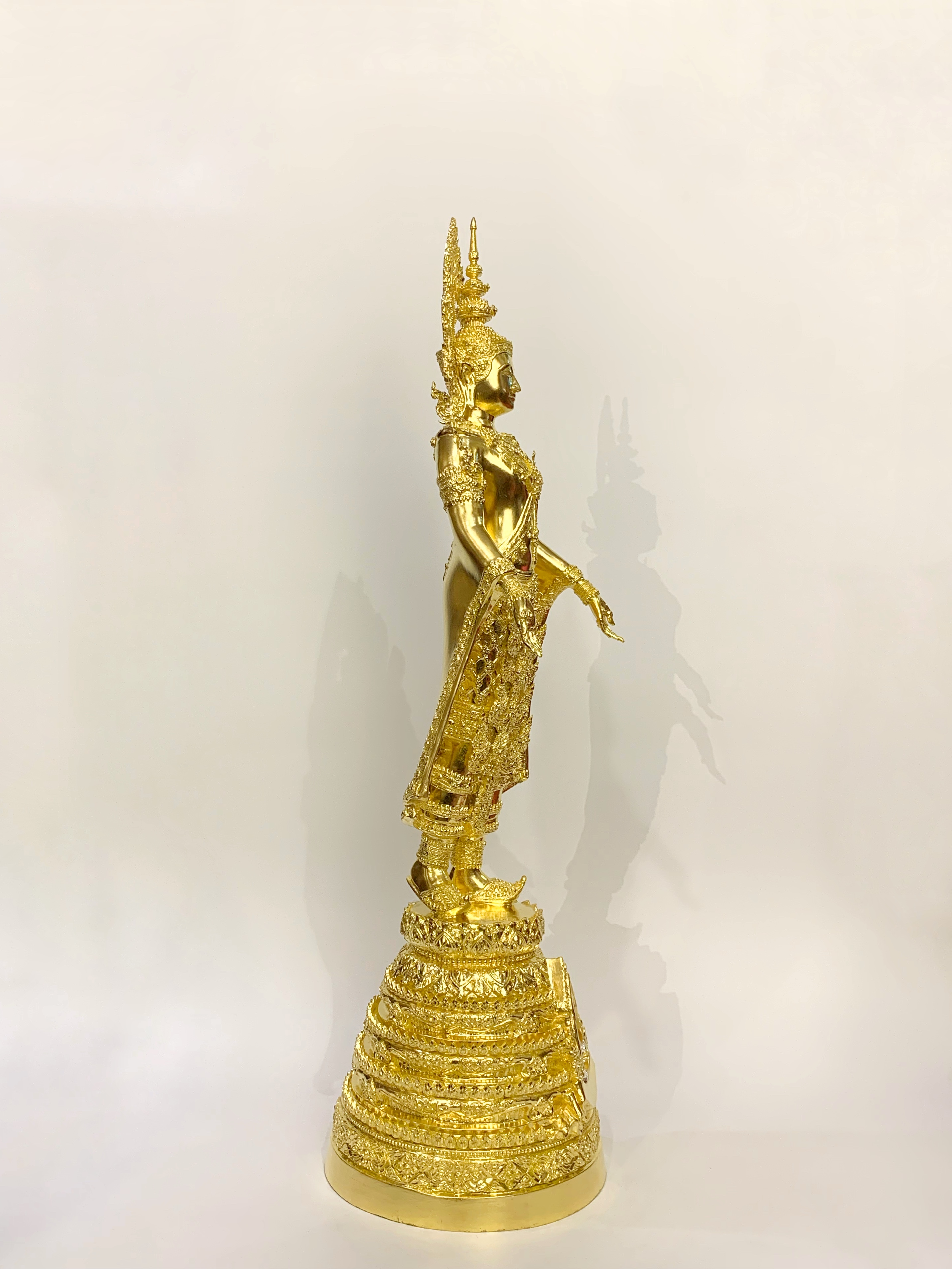 พระพุทธมหาจักรพรรดิ ปางเปิดโลก สูง 32 นิ้ว