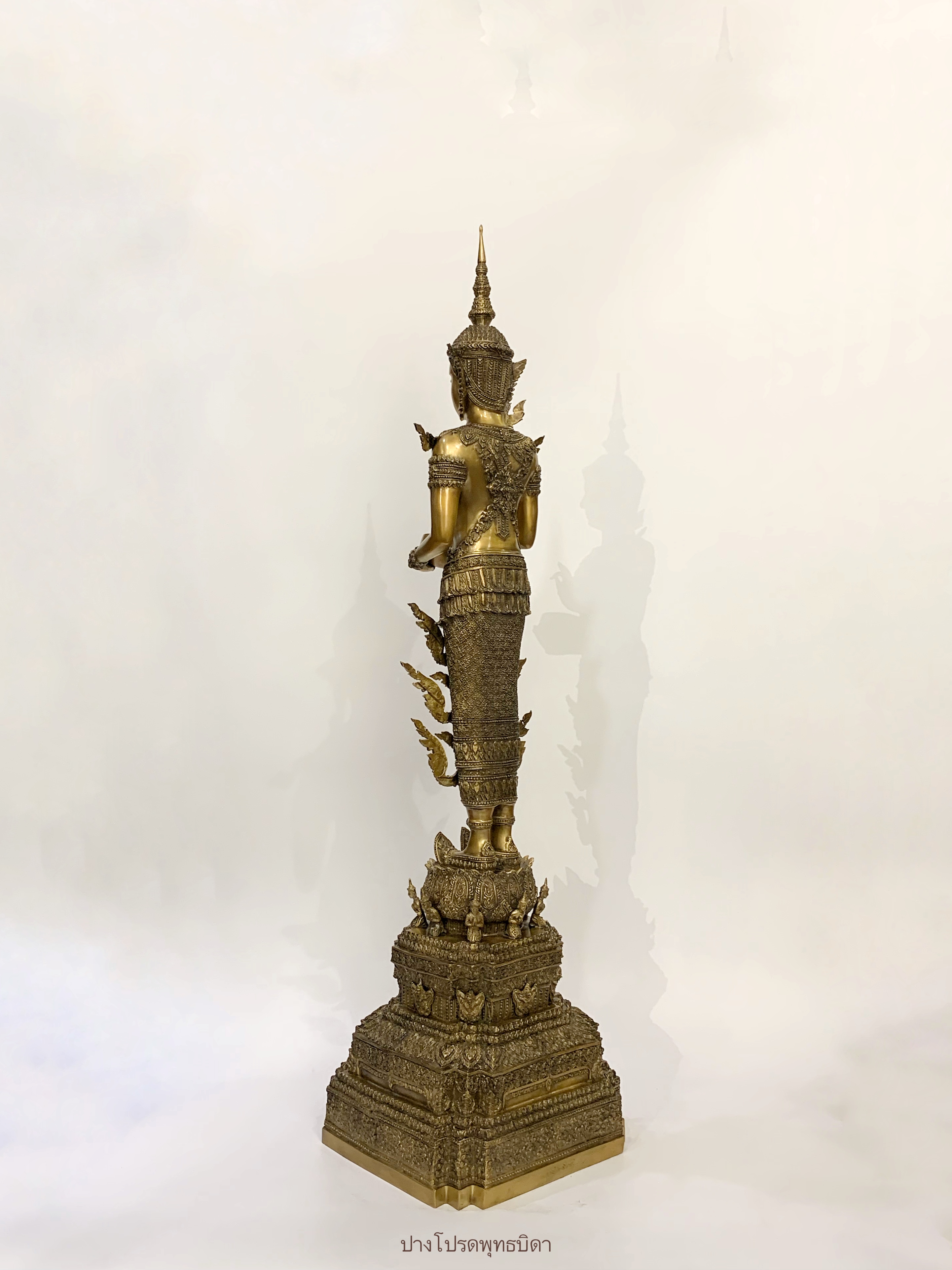 พระพุทธรูป ทรงเครื่องจักพรรดิ์ หน้าตัก 9 นิ้ว (ครบทั้ง 13 ปาง)