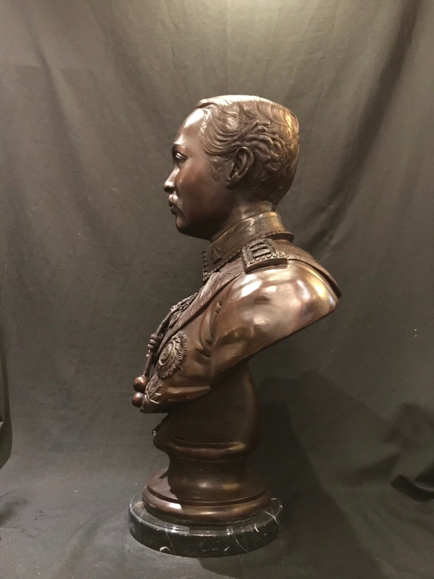 รัชกาลที่ 5 ครึ่งพระองค์ (ขนาดเท่าครึ่ง)