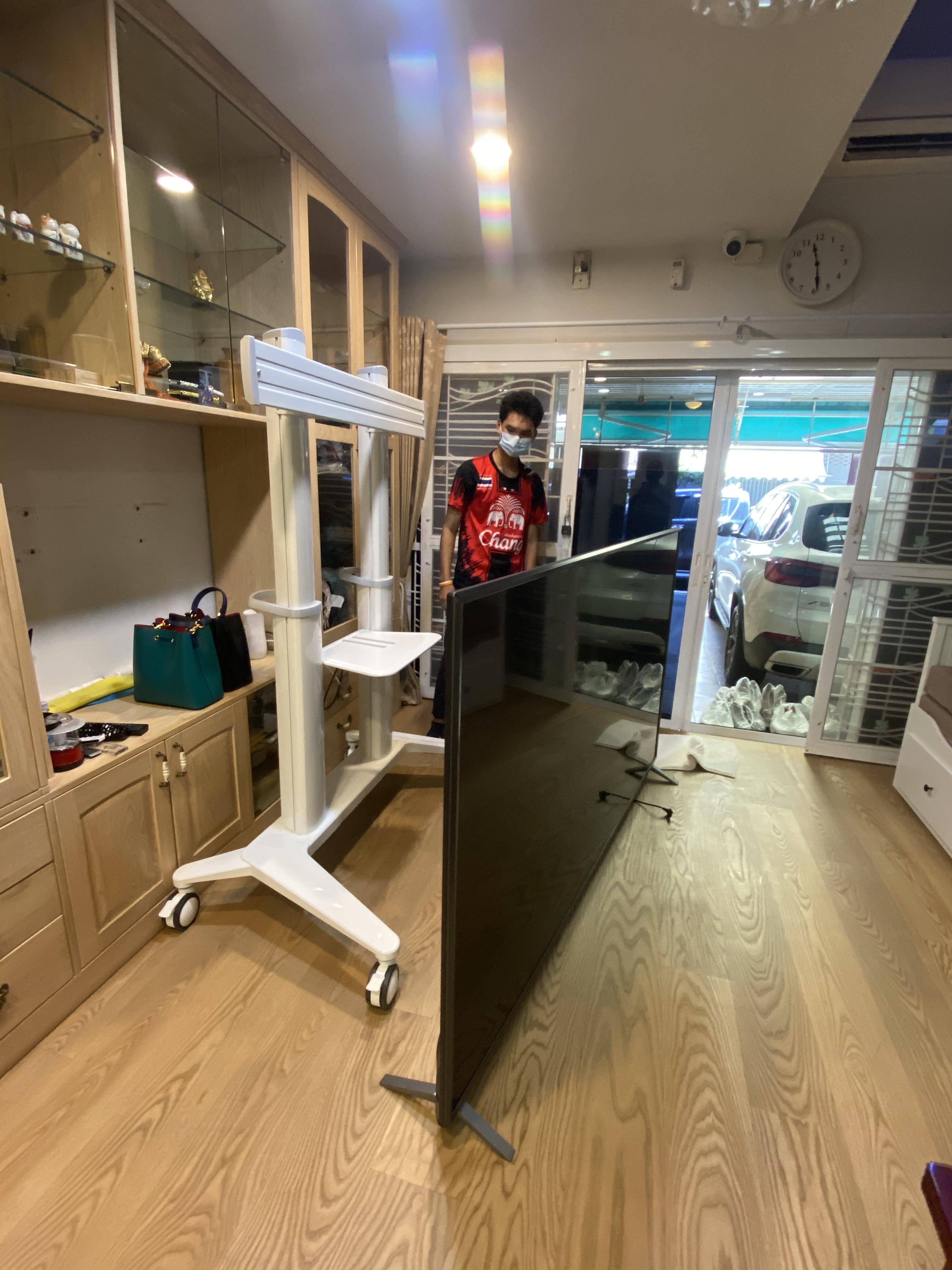 JMTVSTAND MT-F9400 ขาตั้งพื้นทีวีมีล้อเลื่อนTV Stand วัสดุ Aluminium อลูมิเนียม{สีขาว} แข็งแรง สวยหรู ทรงทันสมัย รองรับทีวี 70"-120"นิ้ว{รับประกัน 3 ปี}0964746498