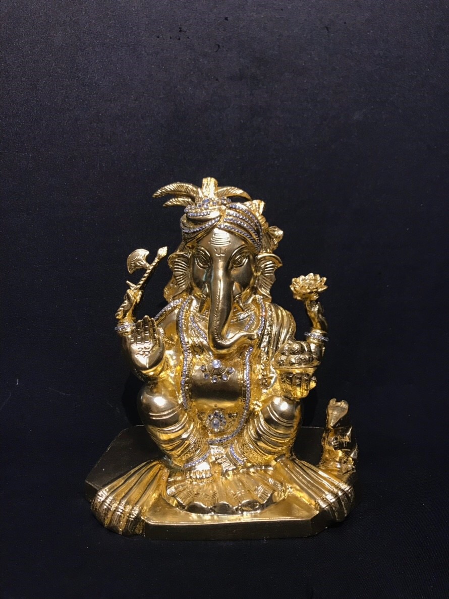 ตัวอย่างงานลงรักปิดทองคำเปลวเต็มองค์ พร้อมประดับ Swarovski