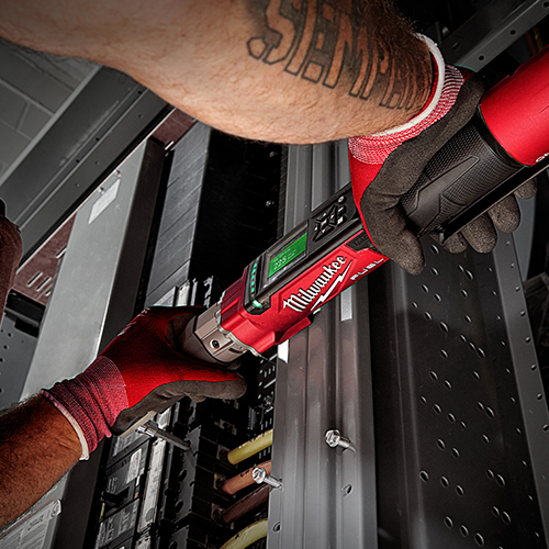 MILWAUKEE รุ่น M12 ONEFTR38-201C ประแจปอนด์ดิจิตอลไร้สายขนาด 3/8 นิ้ว แรงดัน 12V รวมเครื่องชาร์จและแบตเตอรี่ 12V@2.0AH x 1 ก้อน