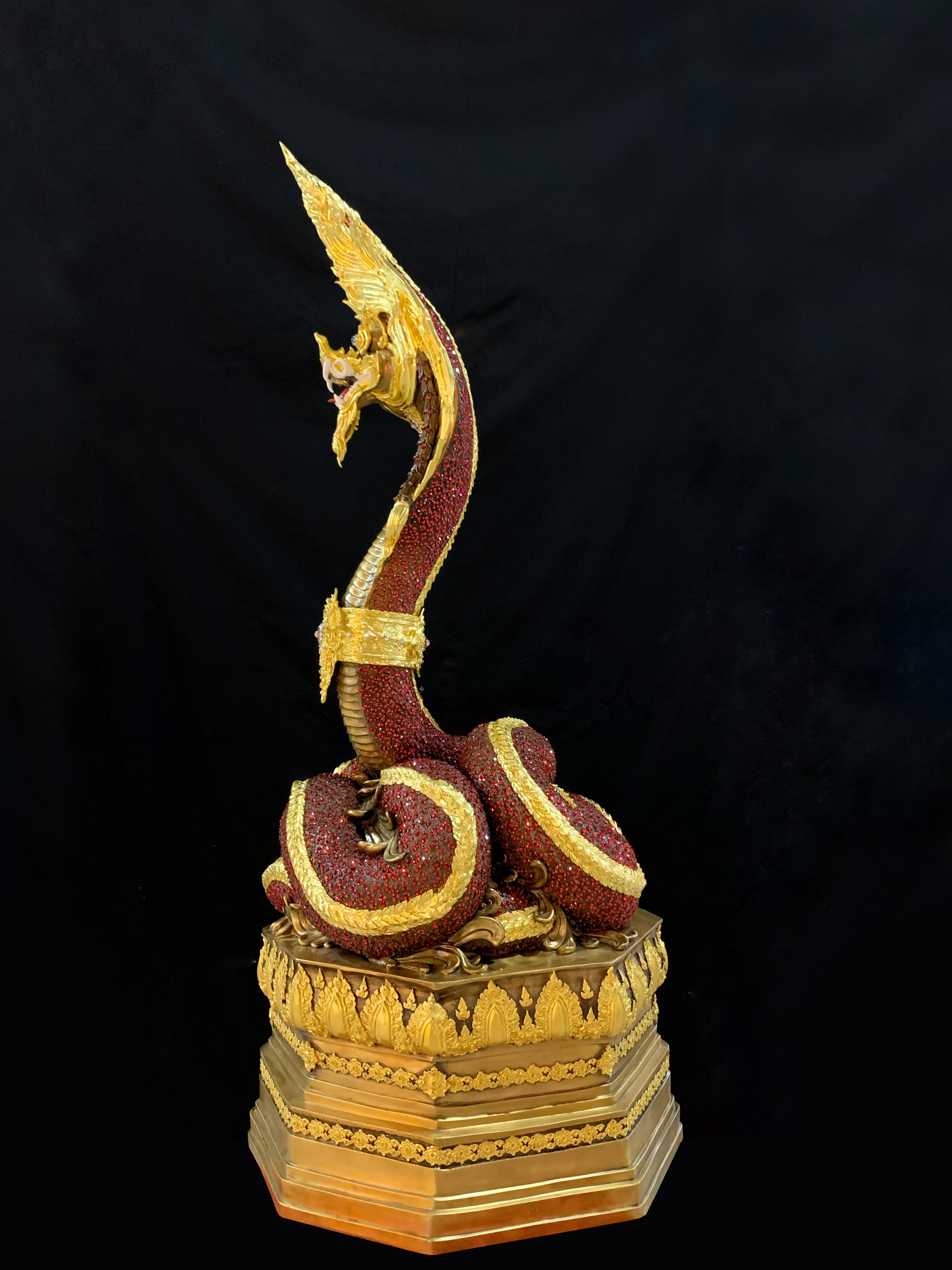 พญานาค สูง 159 cm.