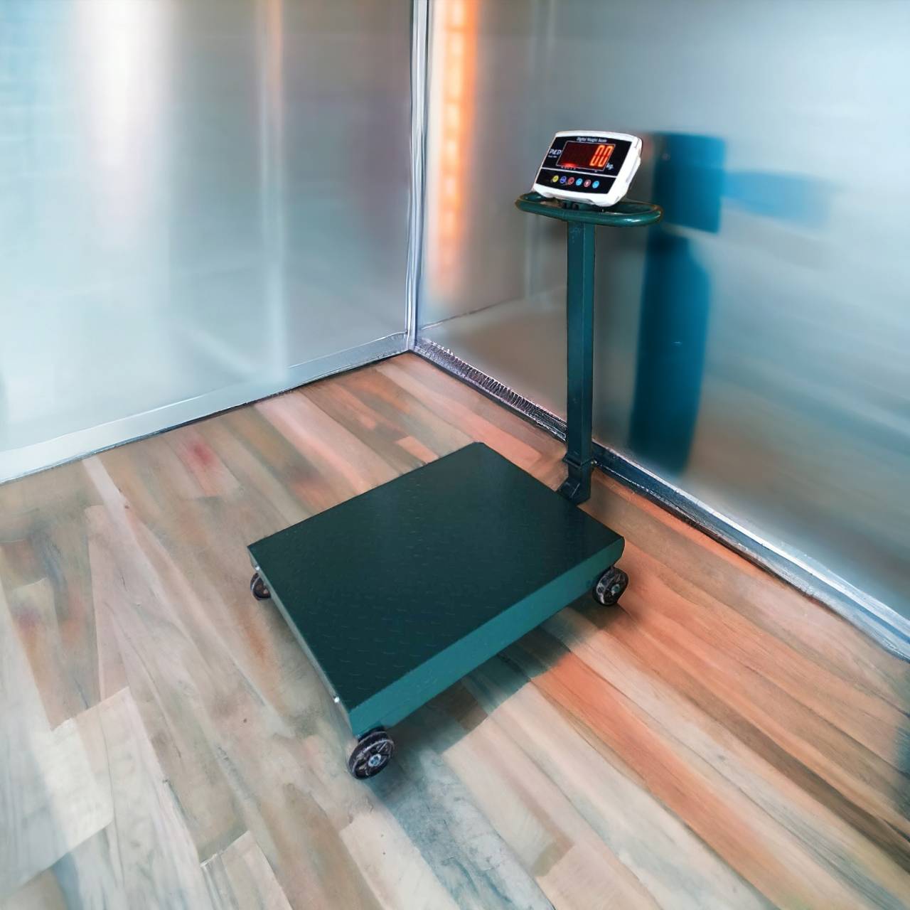 เครื่องชั่งดิจิตอล 500 kg. ค่าละเอียด 500 g. แท่นชั่ง 60x80 cm. มีล้อ