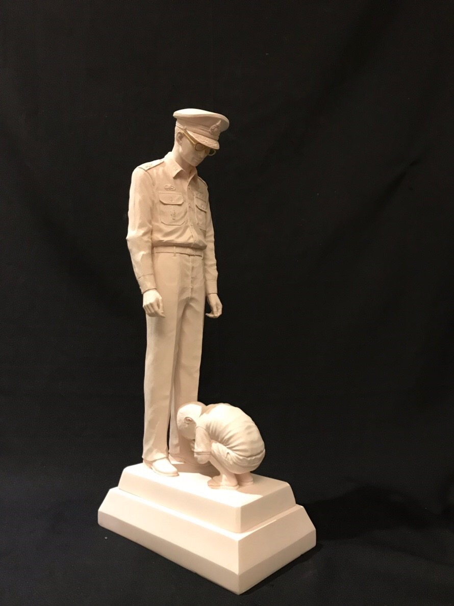 รัชกาลที่ 9 เด็กก้มกราบ