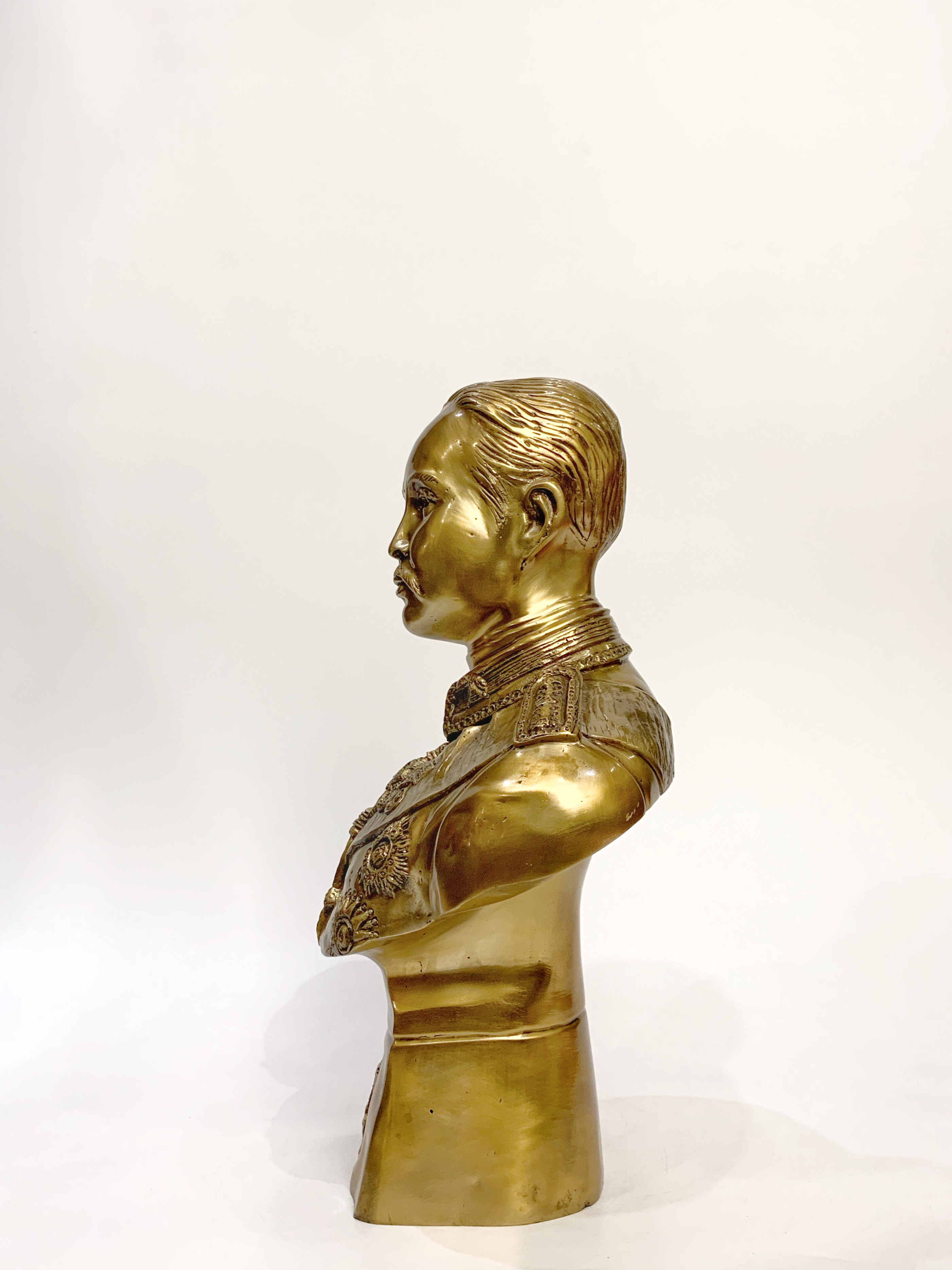 รัชกาลที่ 5 ครึ่งพระองค์